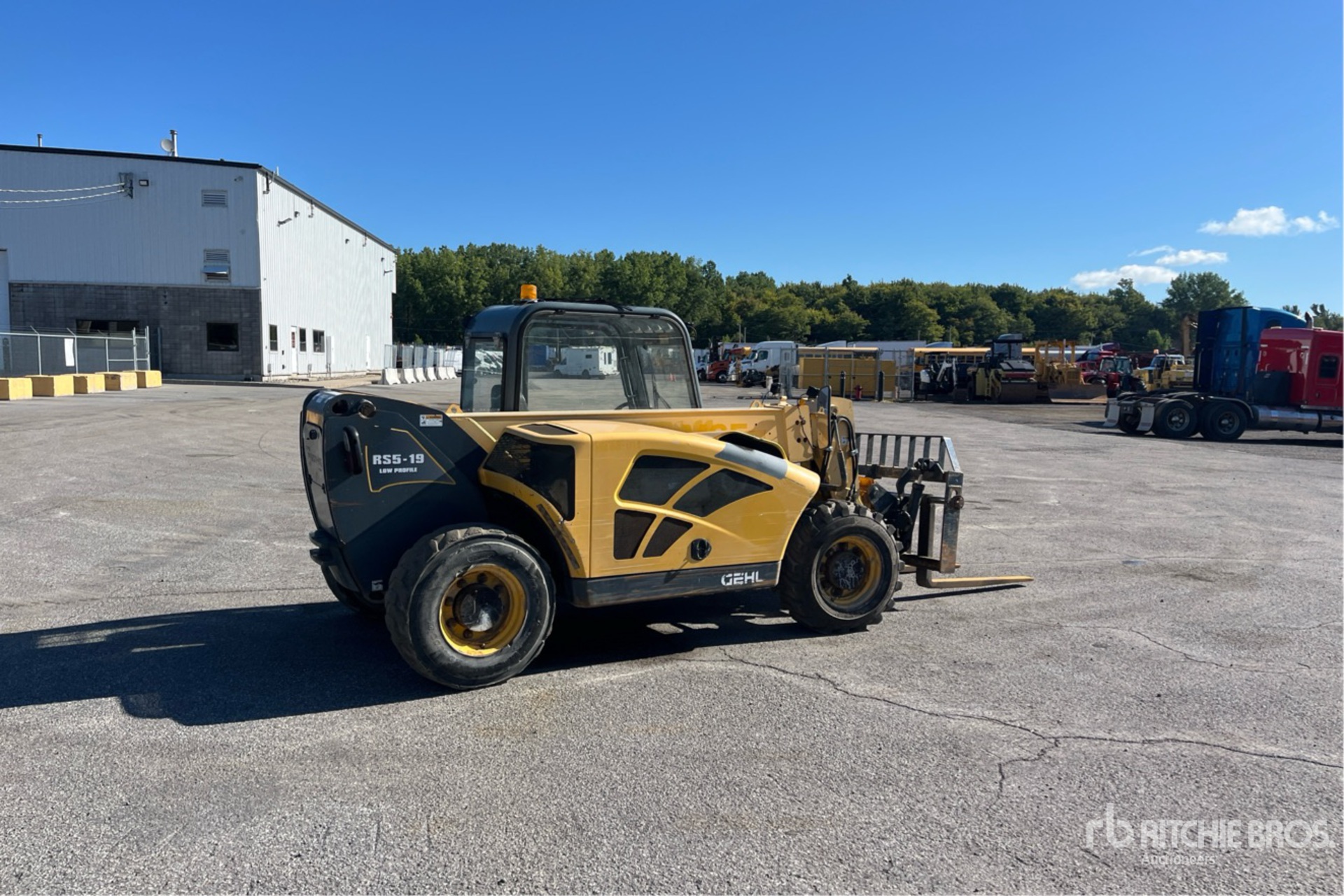 General Appearance with Picture, Right Rear Corner