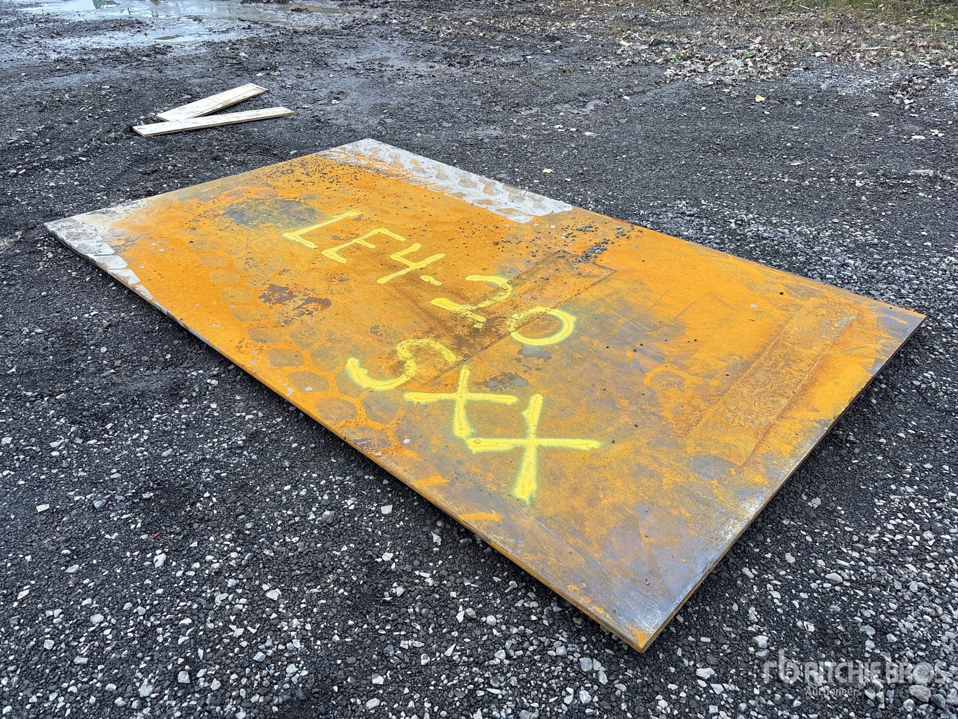 General Appearance with Bild, Ecke vorne links