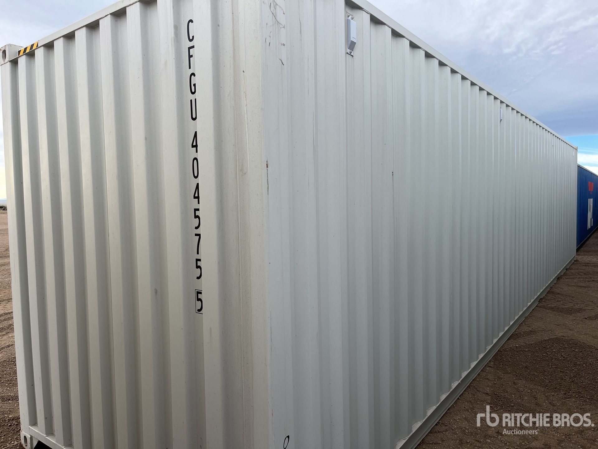 General Appearance with Foto, angolo anteriore sinistro