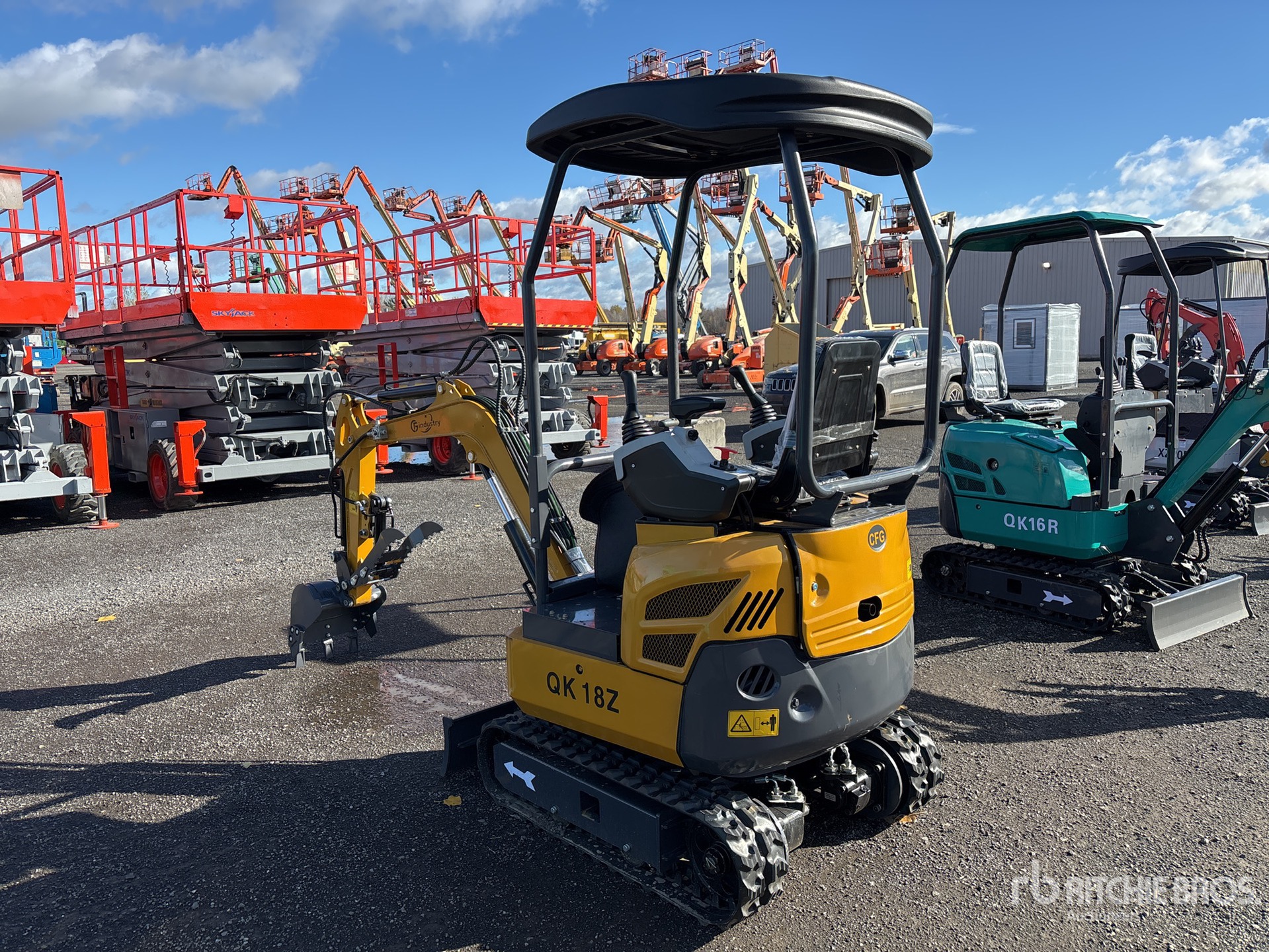 General Appearance with Bild, Ecke hinten links