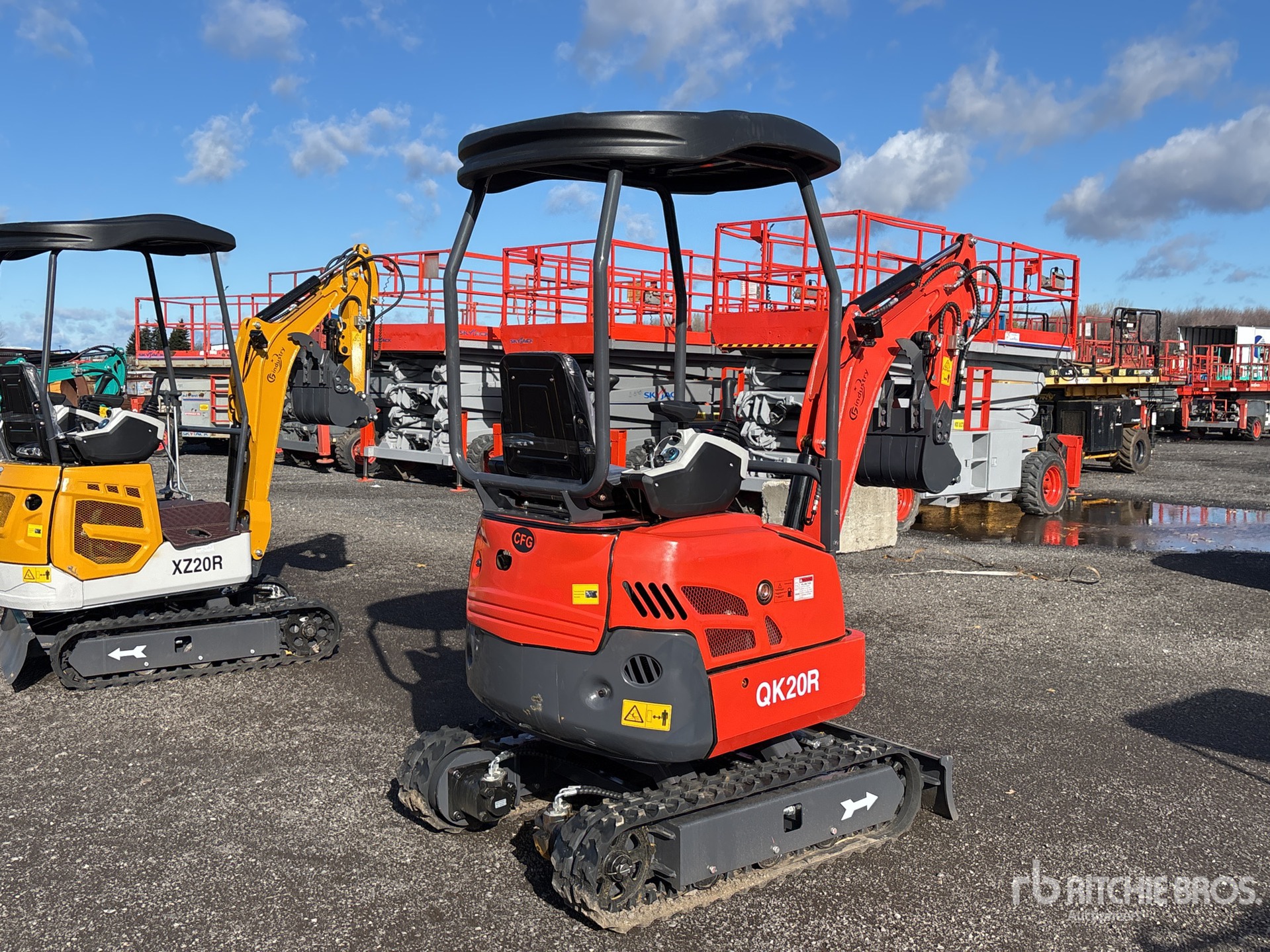 General Appearance with Bild, Ecke hinten rechts