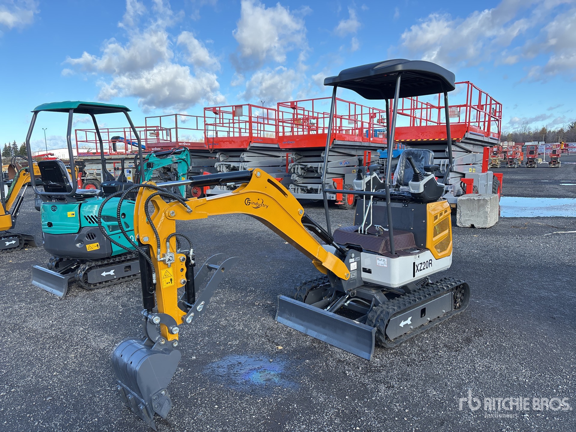 General Appearance with Bild, Ecke vorne links