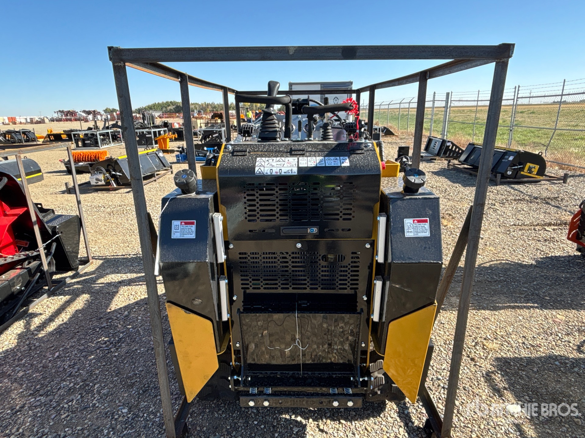 MINI CARGADOR SOBRE ORUGAS COMPACTO 2025 COMPAC KKTA27