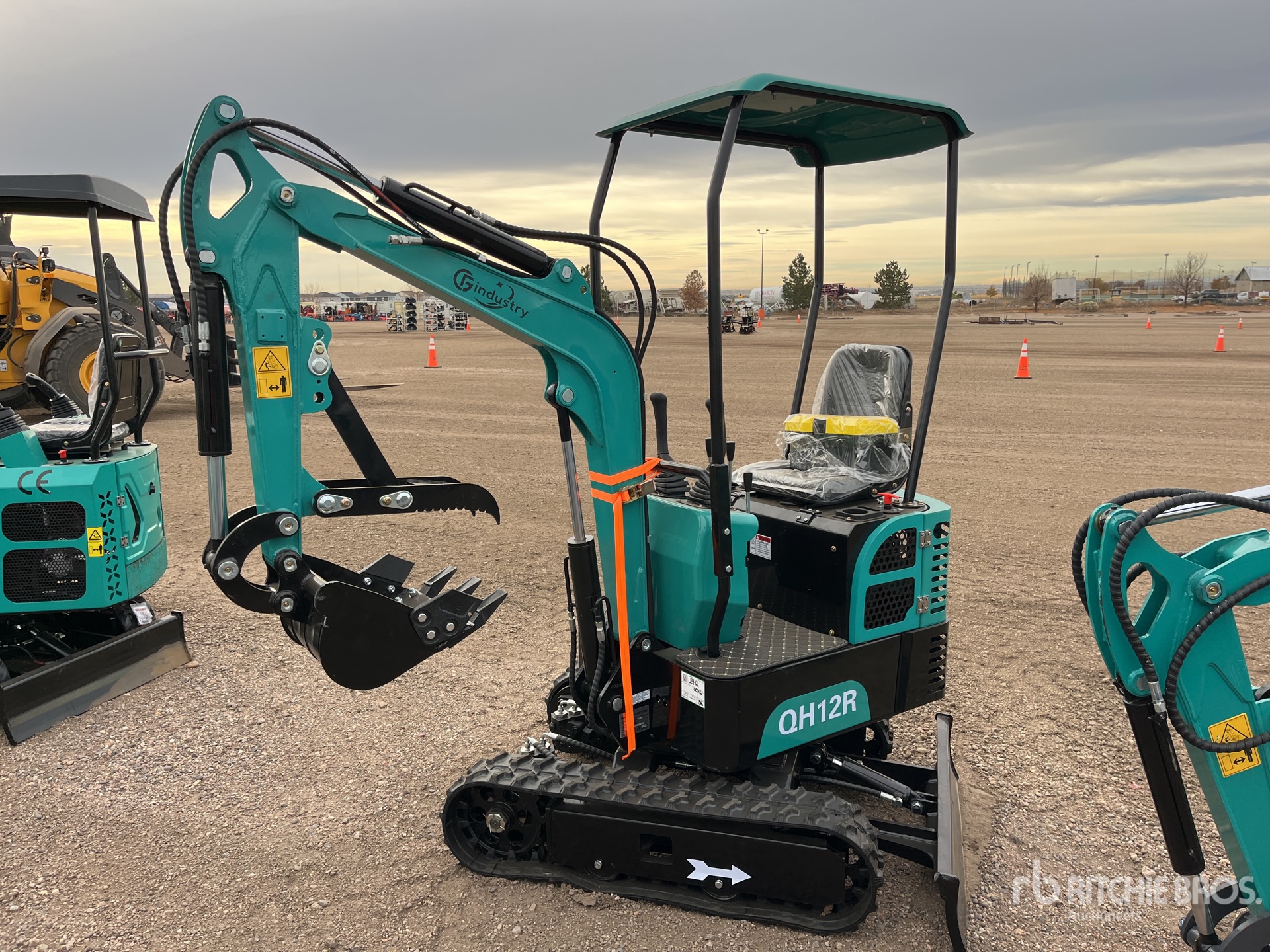 General Appearance with Picture, Left Front Corner