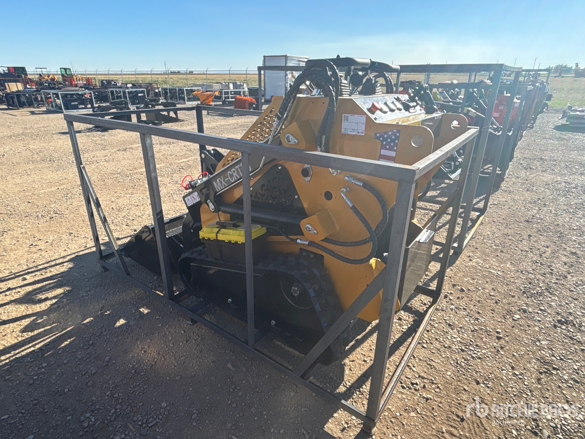 MINI CARGADOR SOBRE ORUGAS COMPACTO 2025 COMPAC MXCRT23