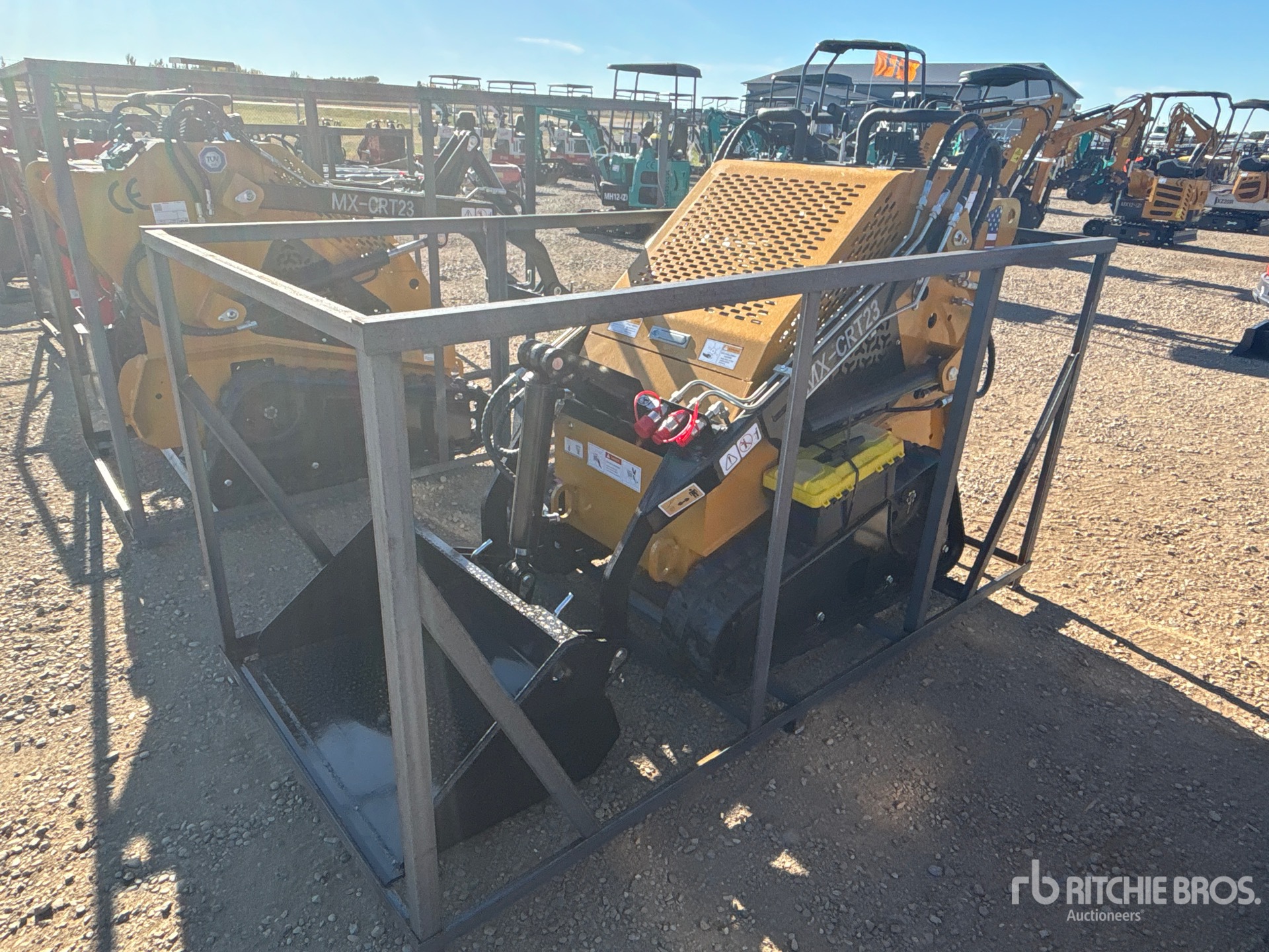 MINI CARGADOR SOBRE ORUGAS COMPACTO 2025 COMPAC MXCRT23