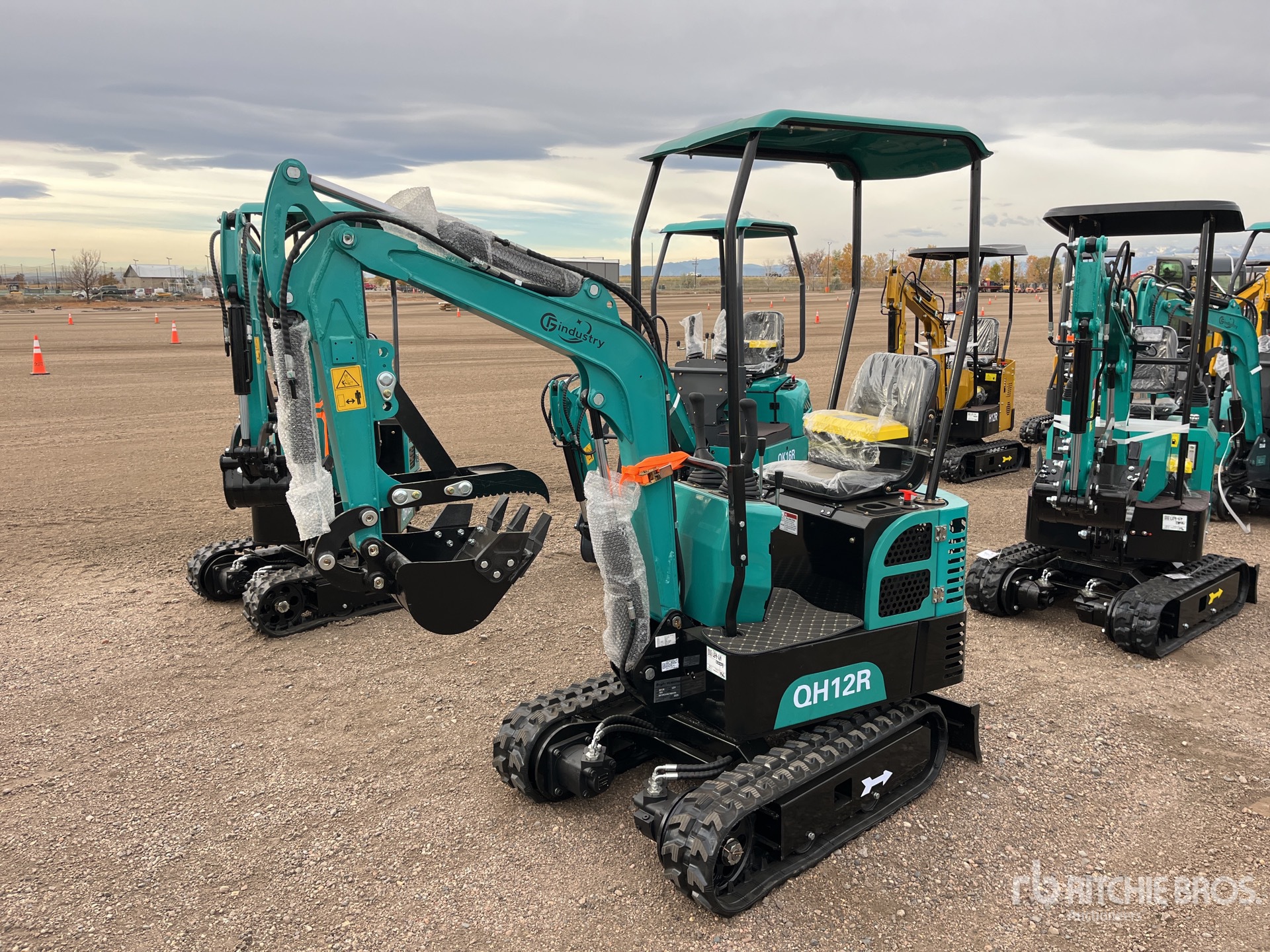 General Appearance with Picture, Left Front Corner