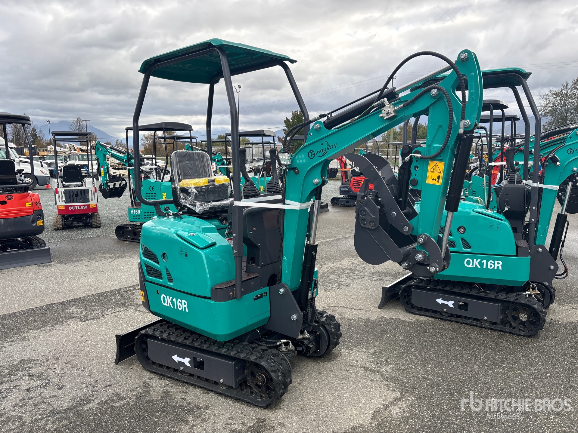 General Appearance with Picture, Right Front Corner