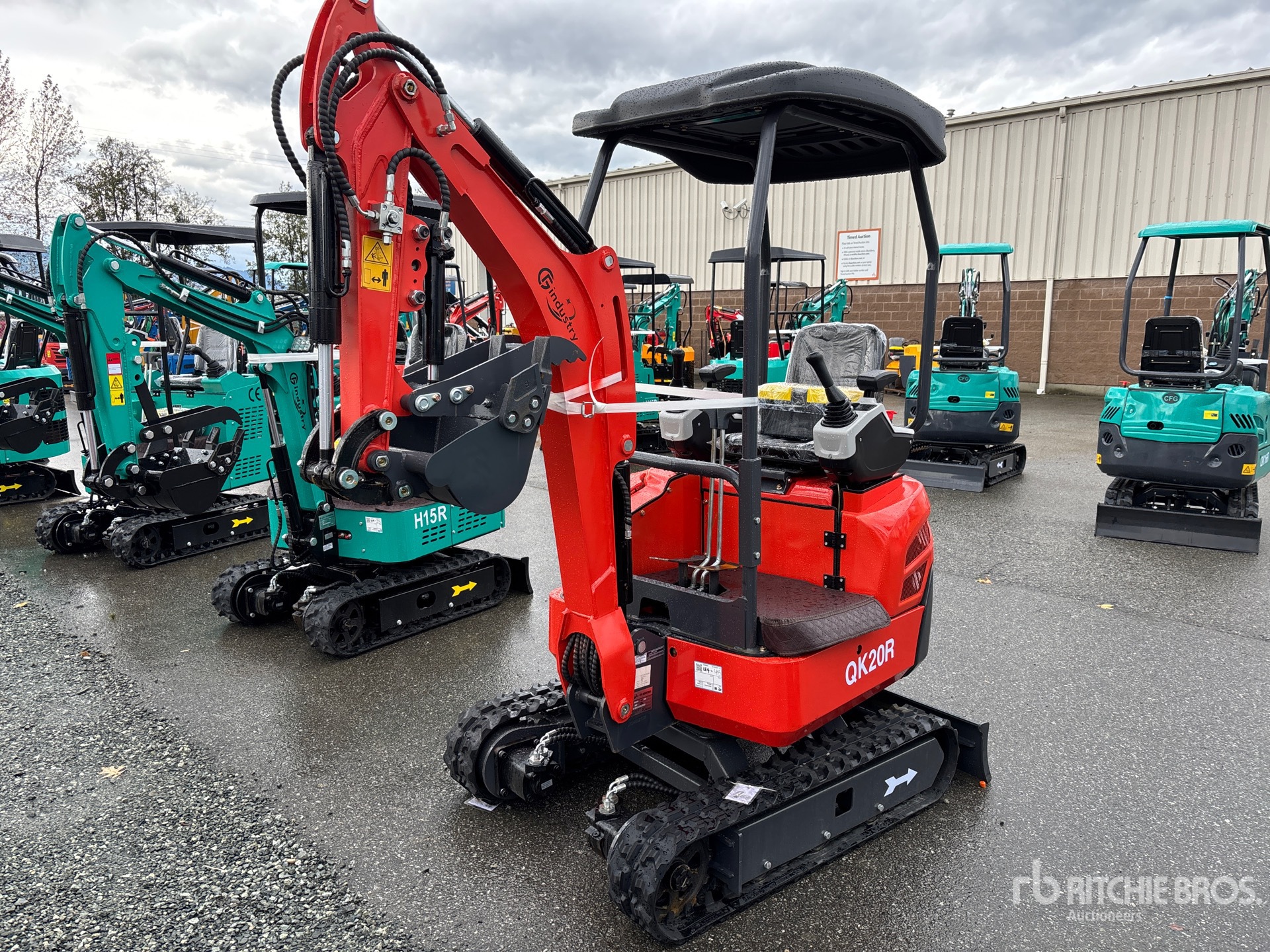 General Appearance with Bild, Ecke vorne links