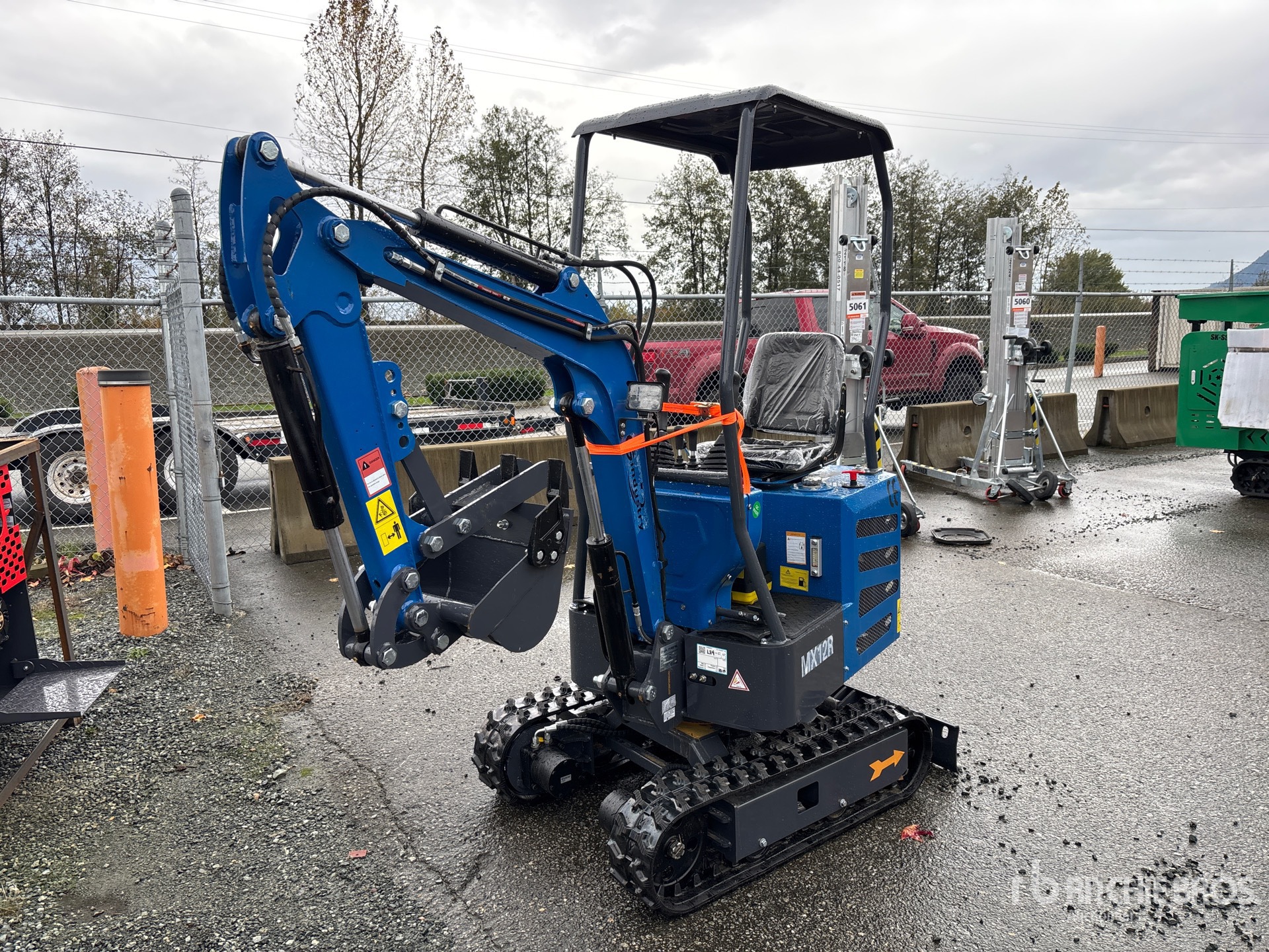 General Appearance with Picture, Left Front Corner