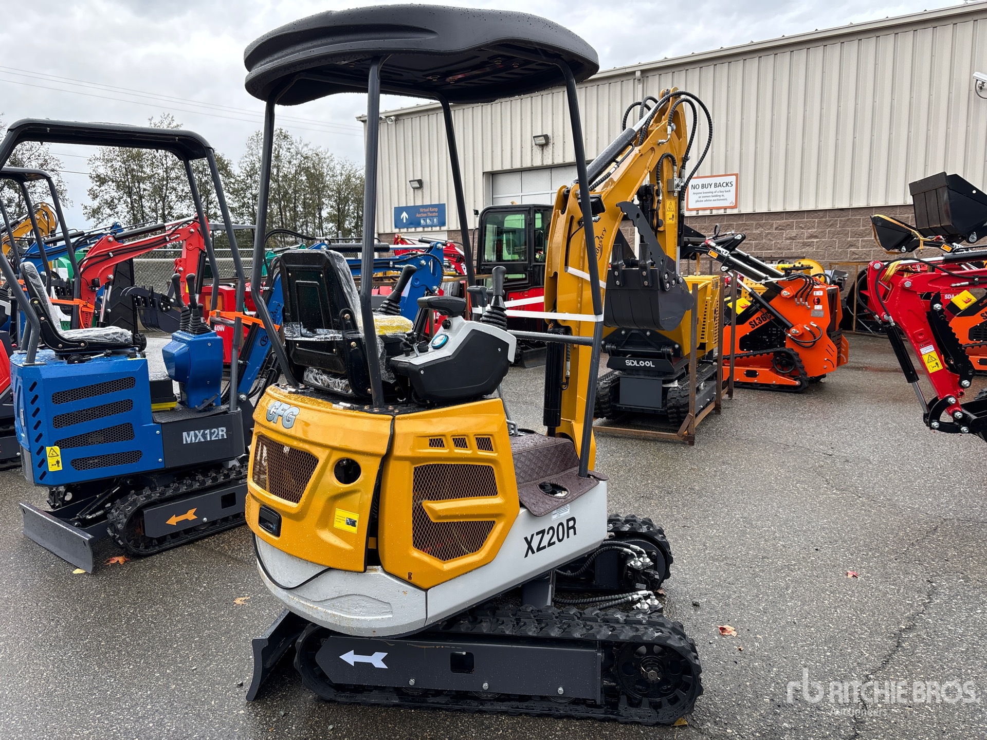 General Appearance with Bild, Ecke hinten rechts