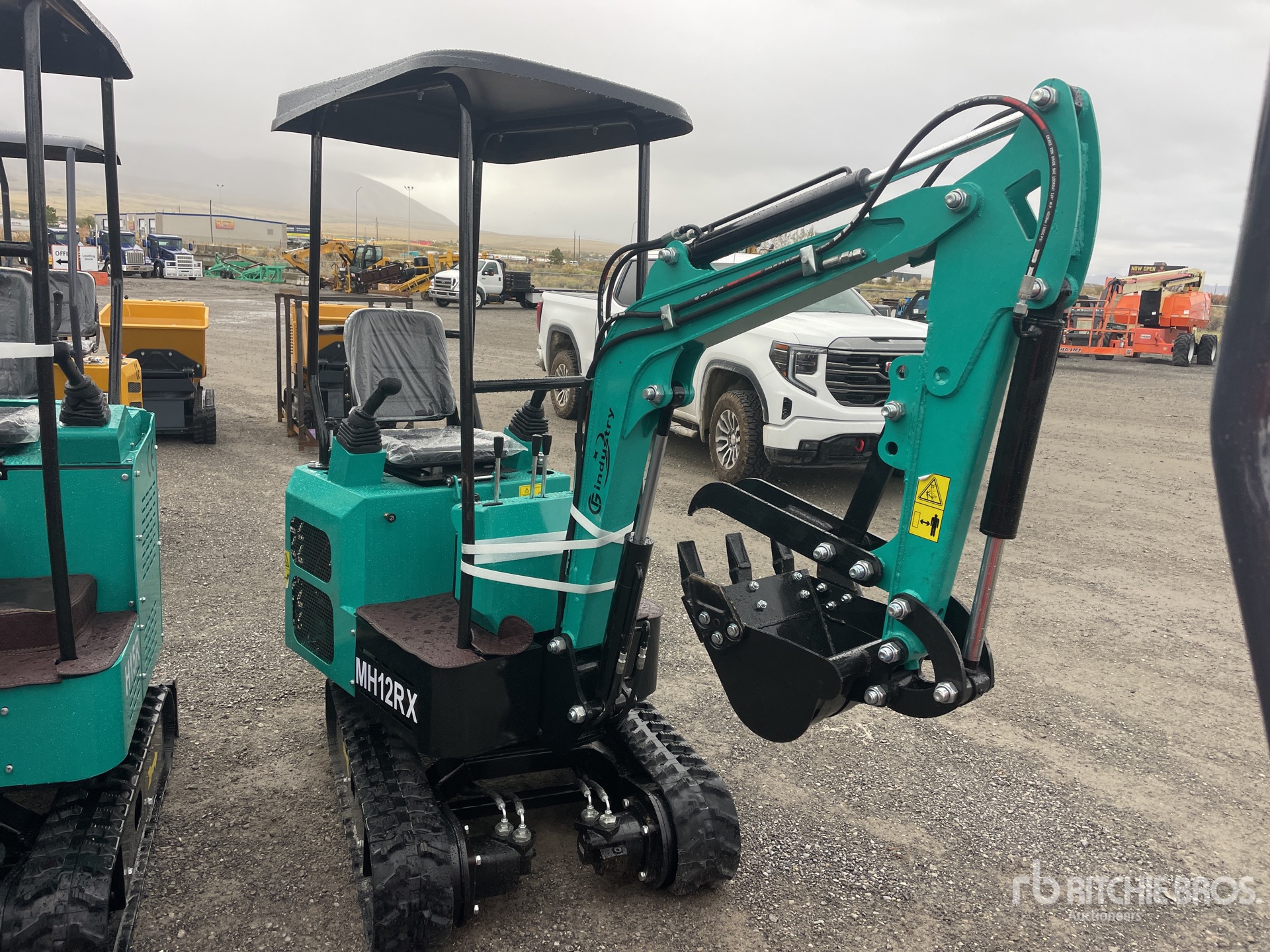 General Appearance with Bild, Ecke vorne rechts