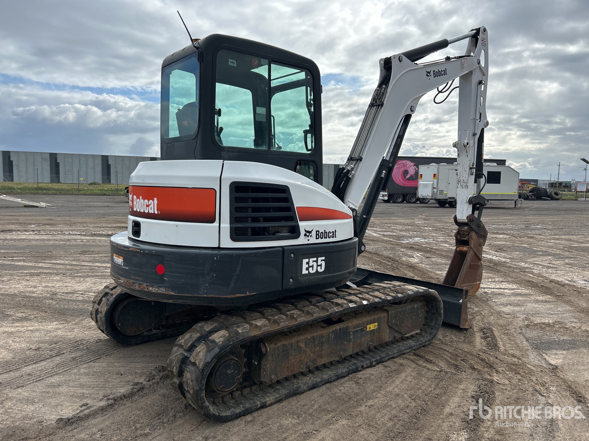 General Appearance with Picture, Right Rear Corner
