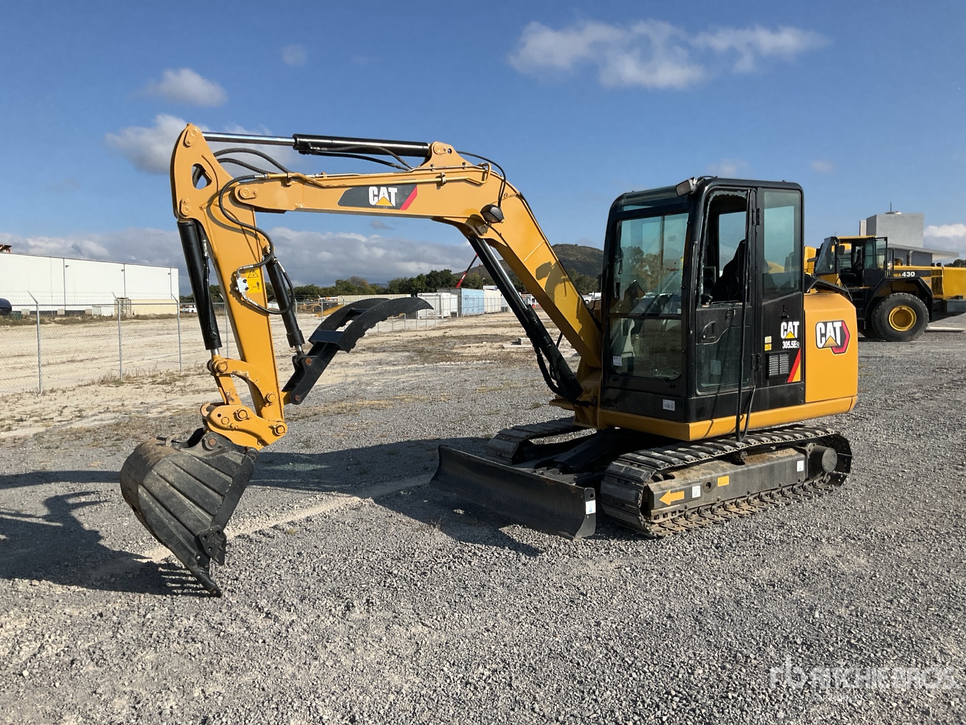 General Appearance with Featured Photo