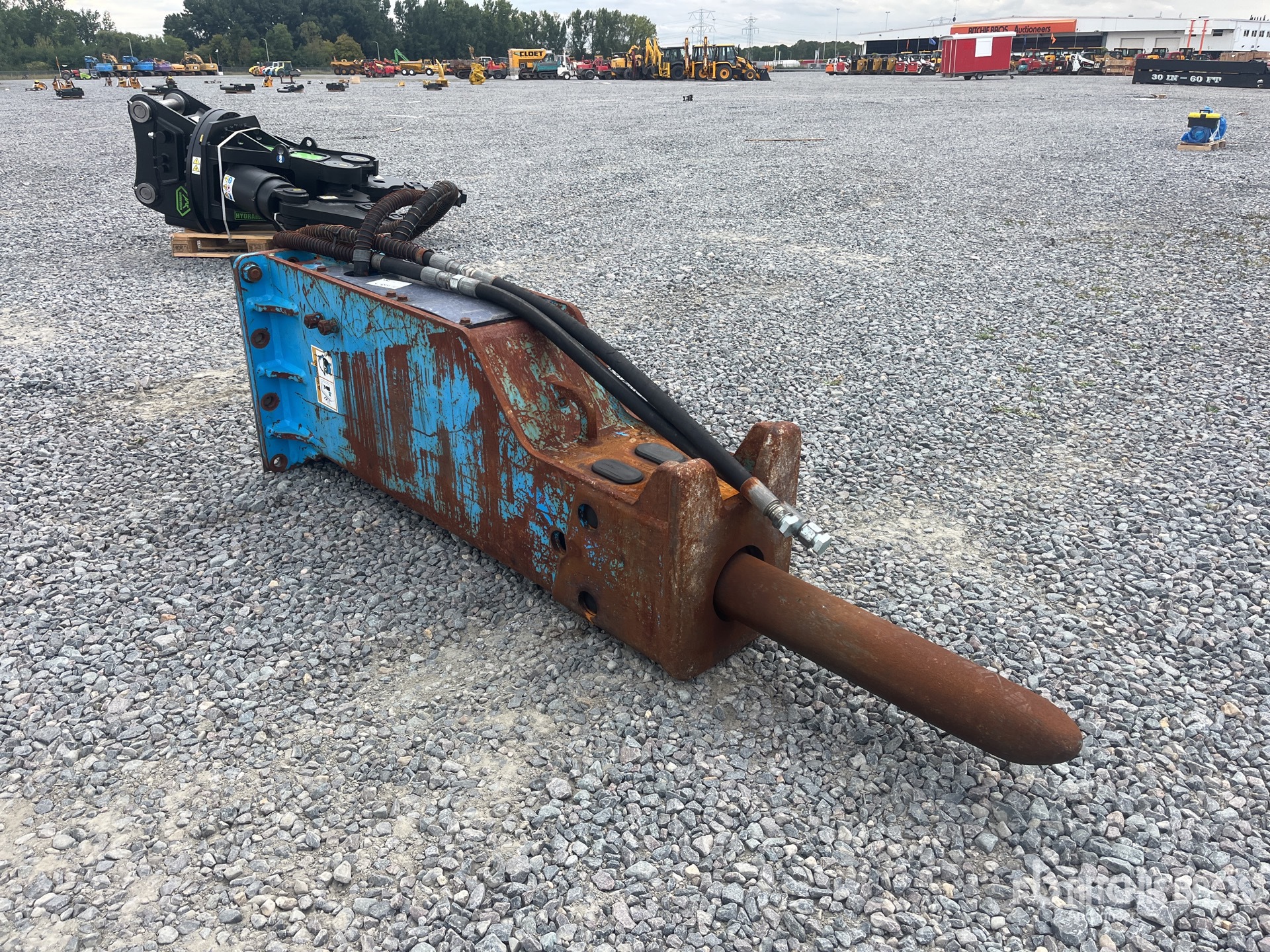General Appearance with Picture, Left Rear Corner