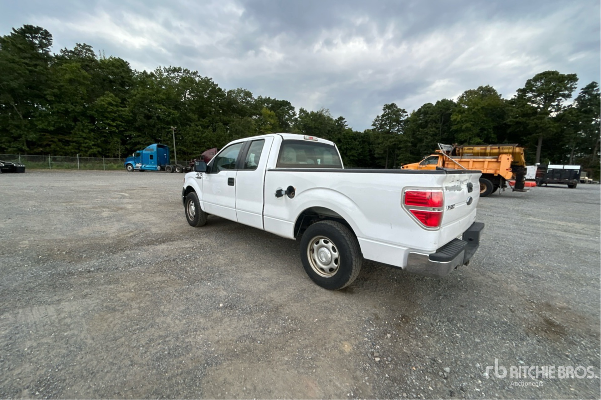General Appearance with Picture, Left Rear Corner