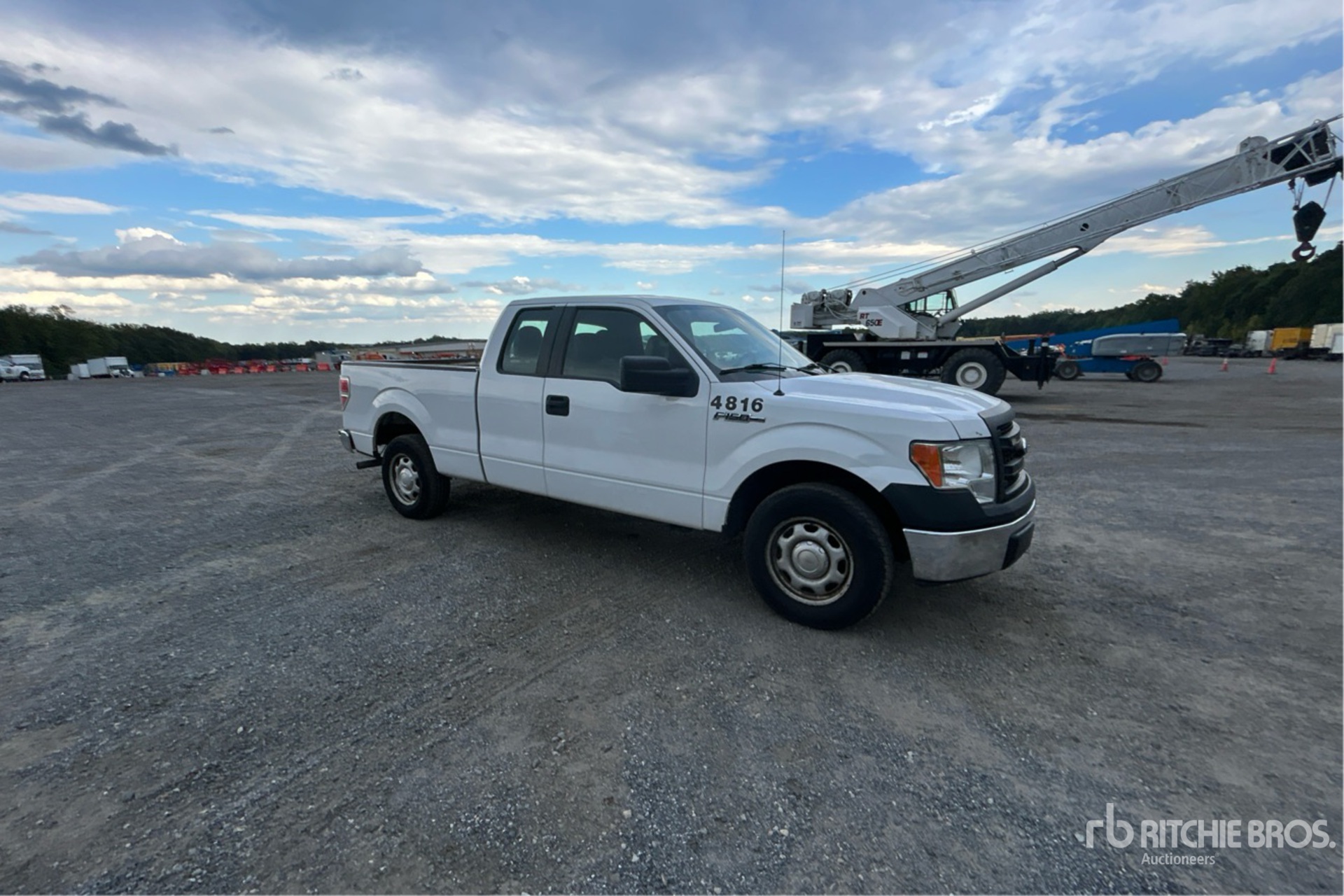 General Appearance with Picture, Right Front Corner
