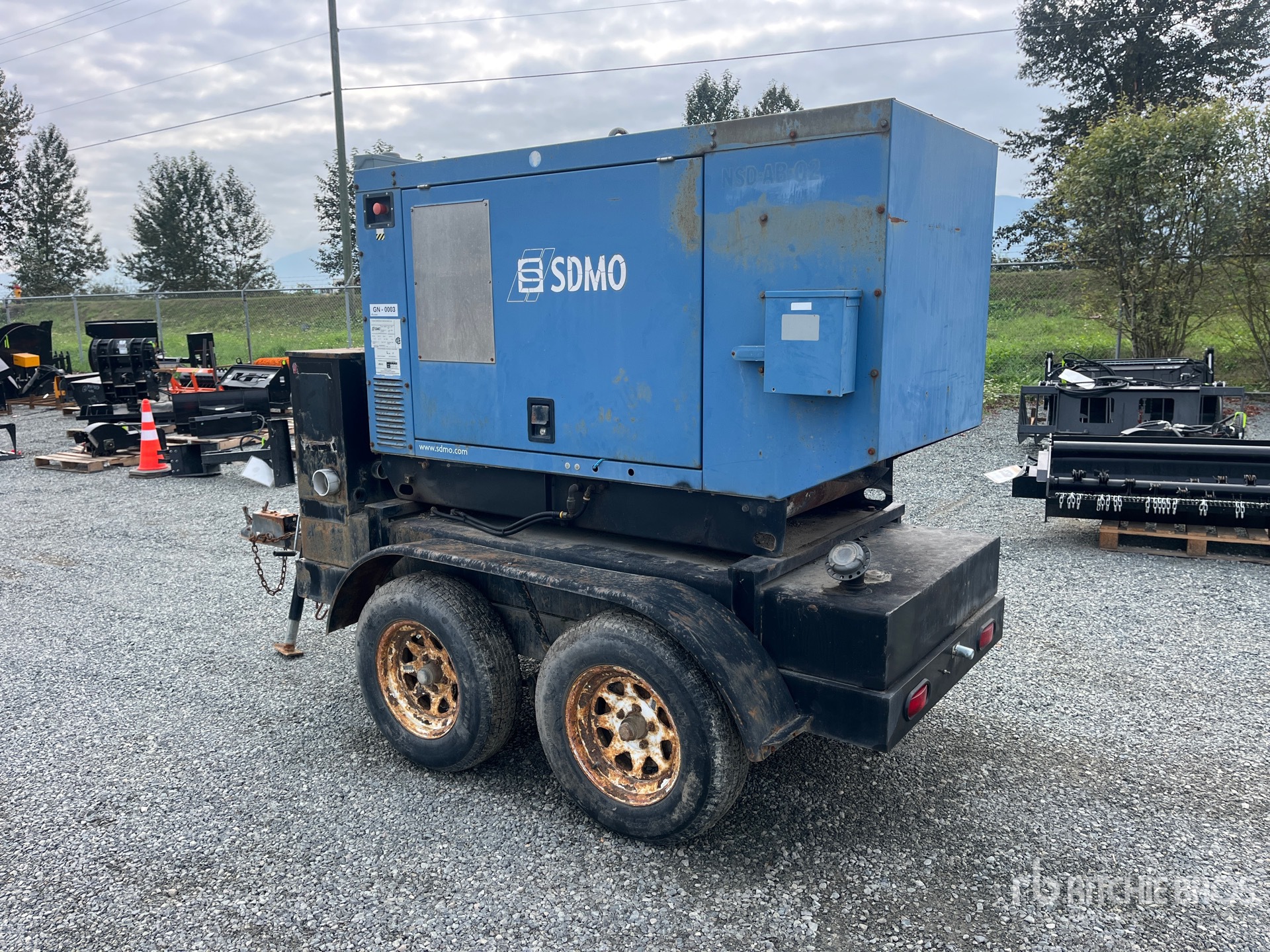 General Appearance with Picture, Left Rear Corner