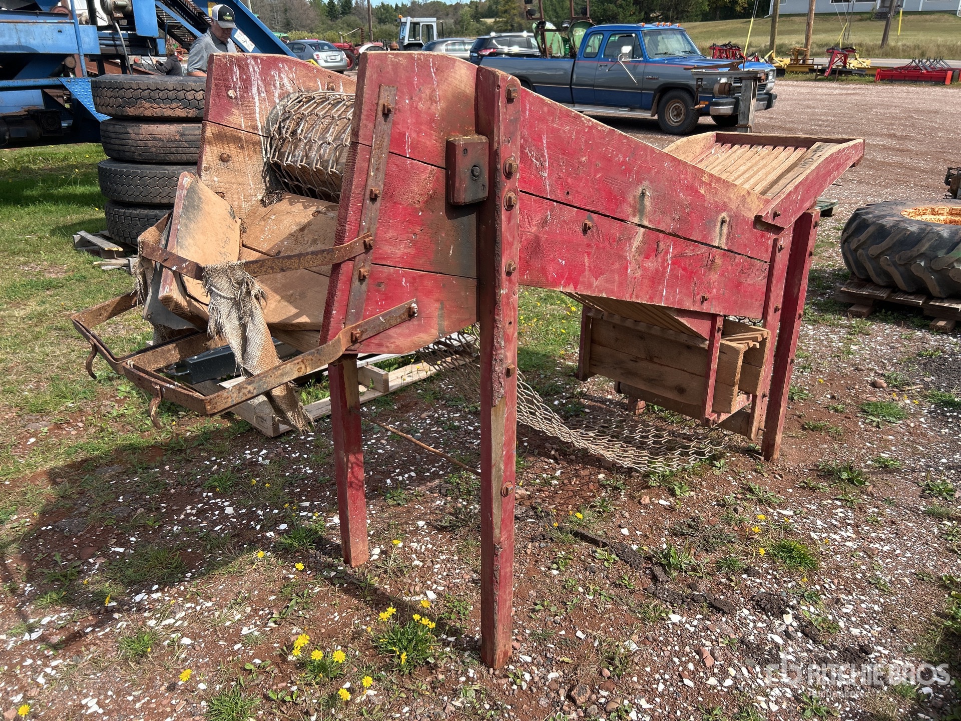 General Appearance with Picture, Right Rear Corner