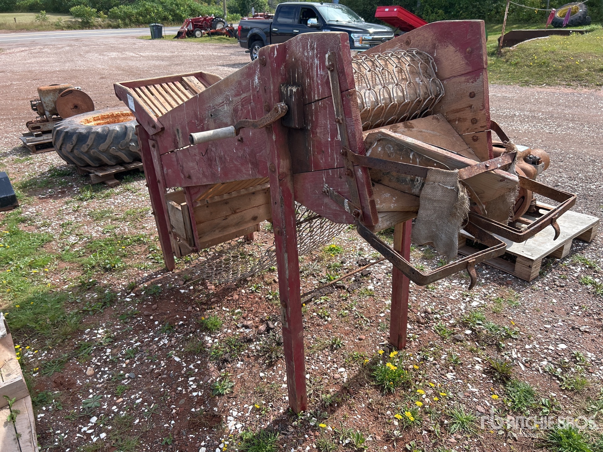 General Appearance with Picture, Left Rear Corner