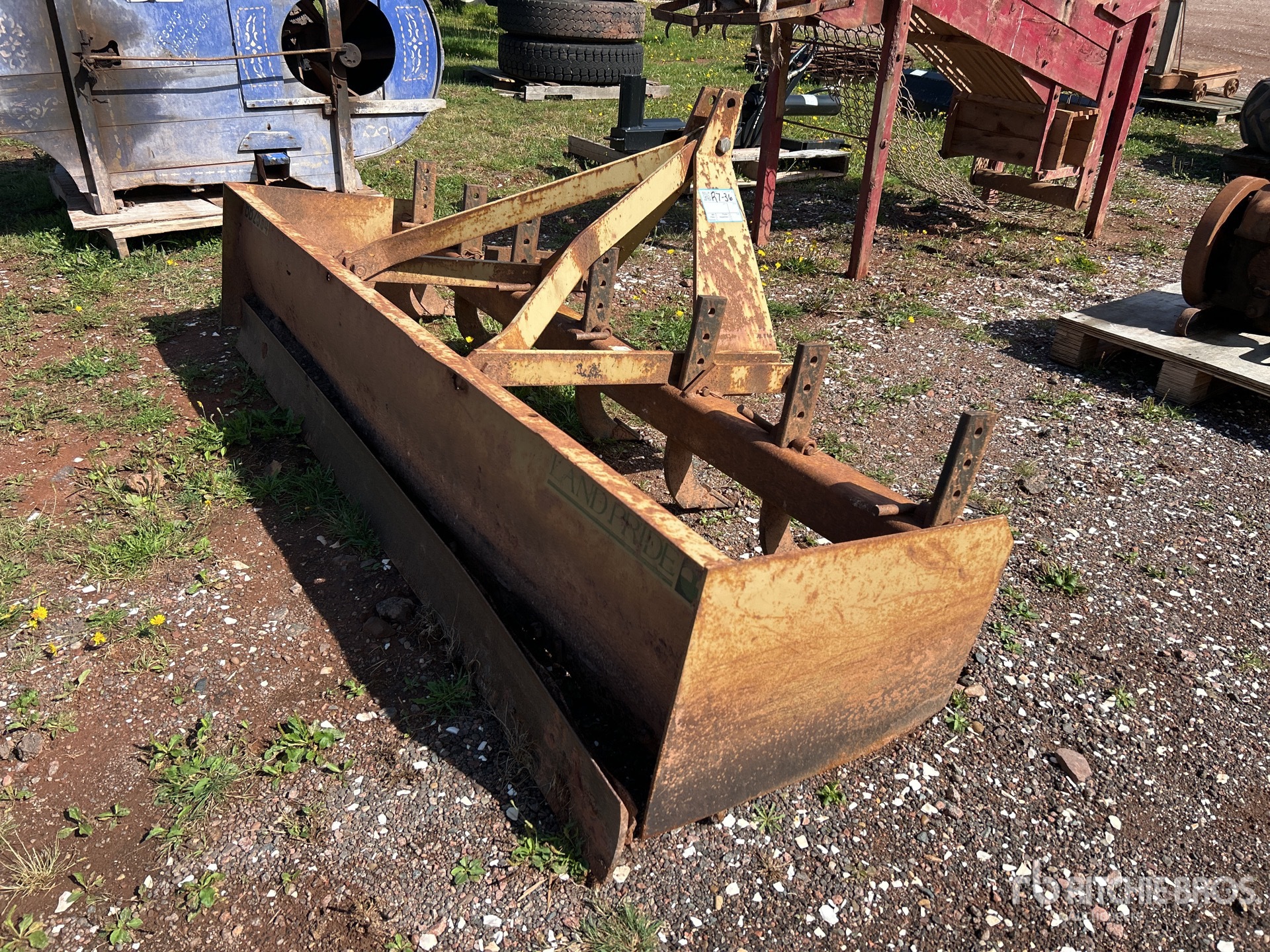General Appearance with Picture, Right Rear Corner
