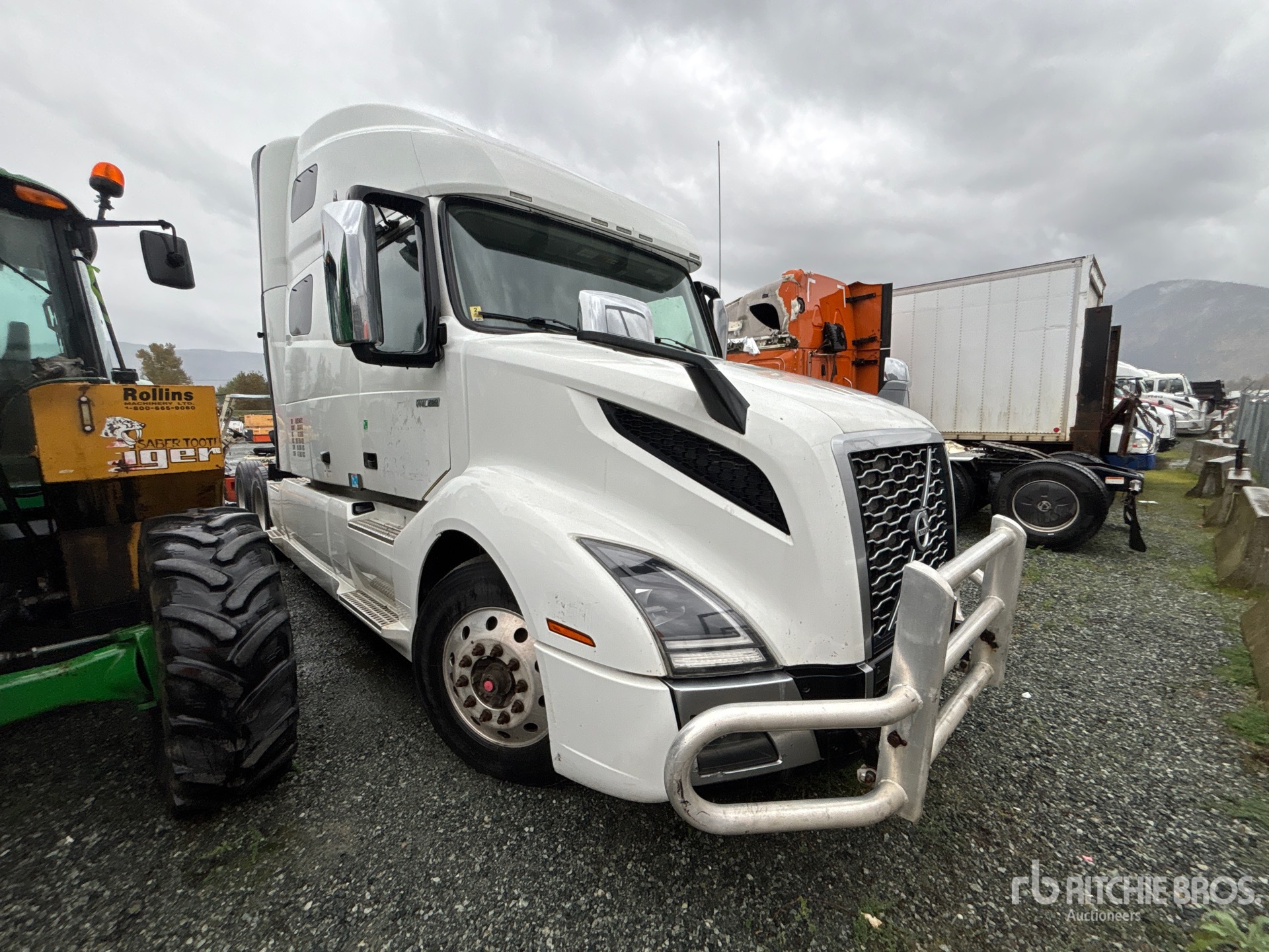 General Appearance with Picture, Right Front Corner