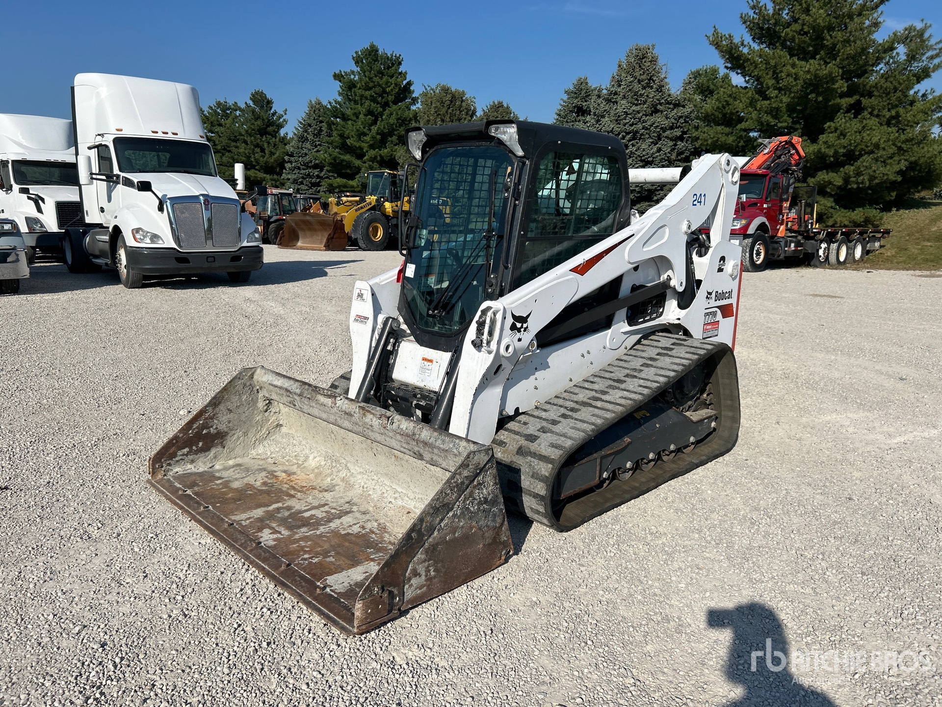 MINI CARGADOR SOBRE ORUGAS 2022 COMPAC T770