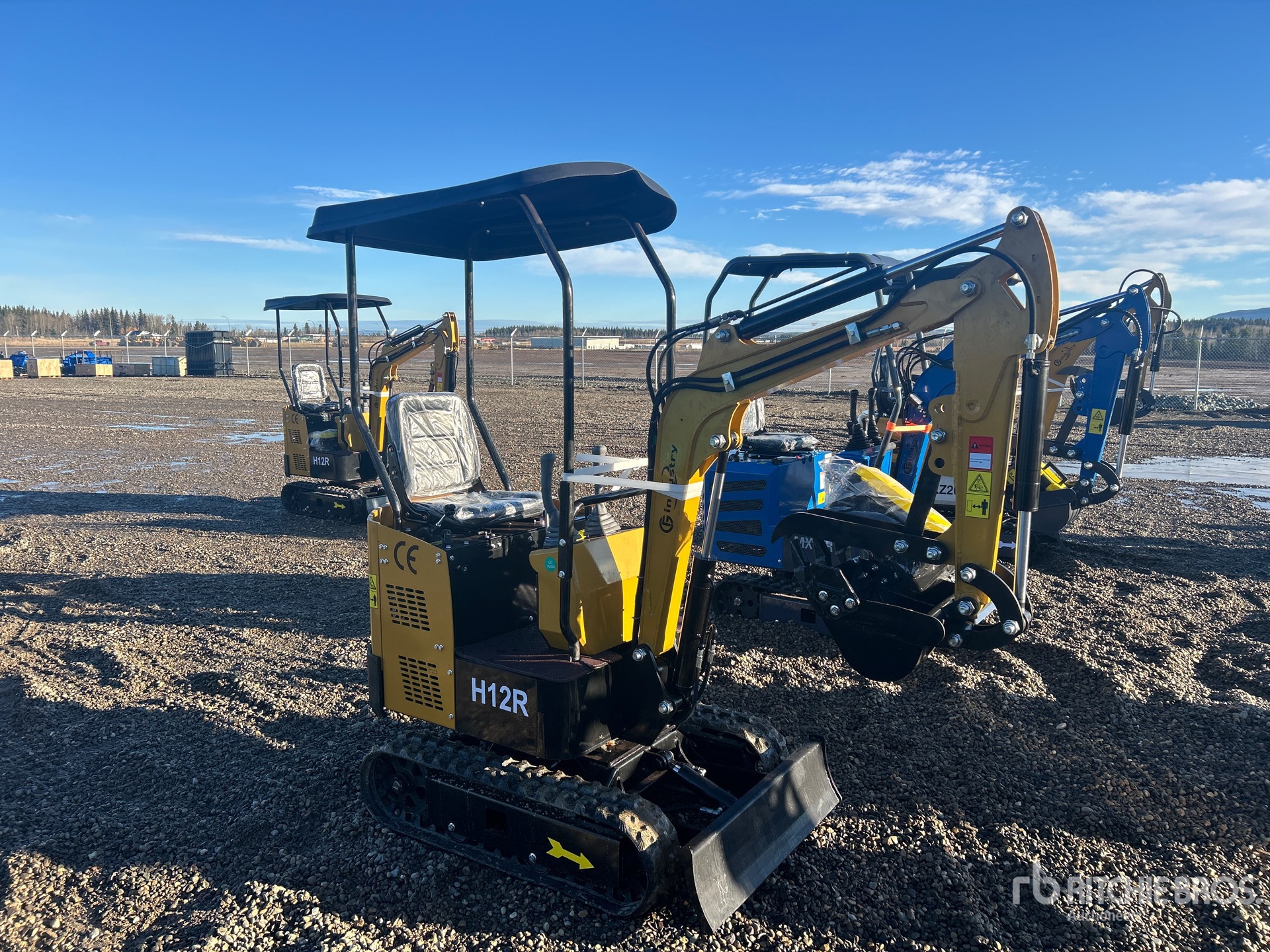 General Appearance with Picture, Right Front Corner