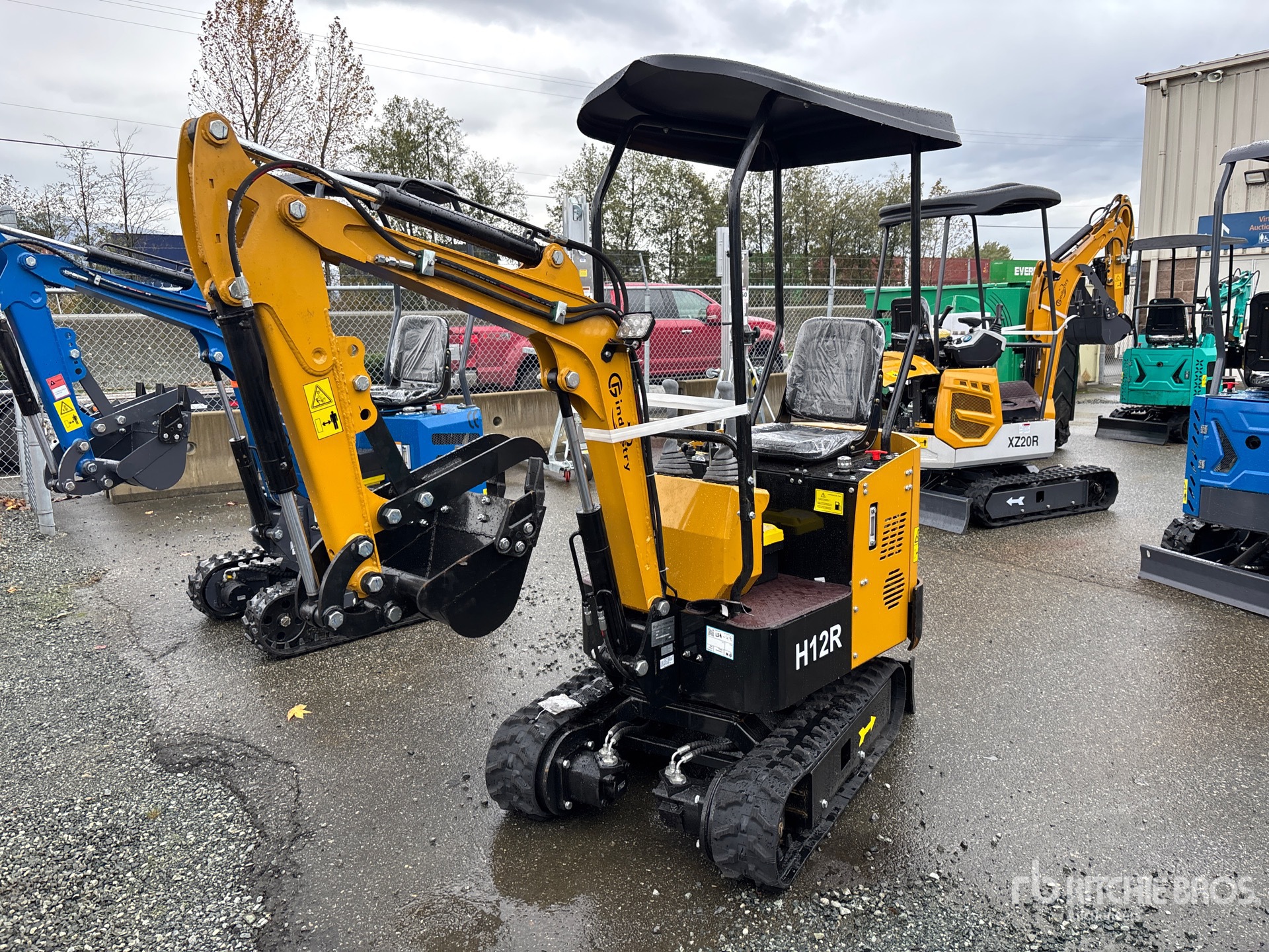 General Appearance with Picture, Left Front Corner