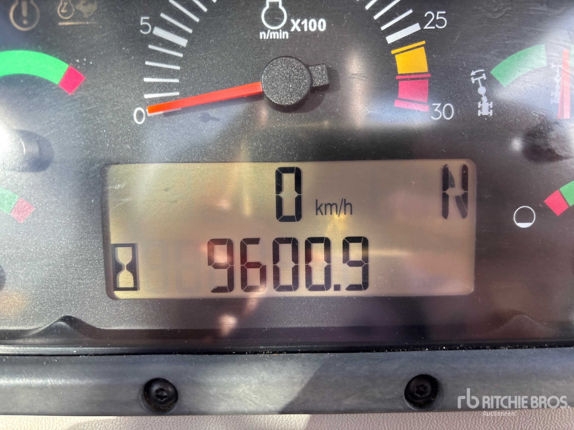 General Appearance with Hour Meter / Odometer