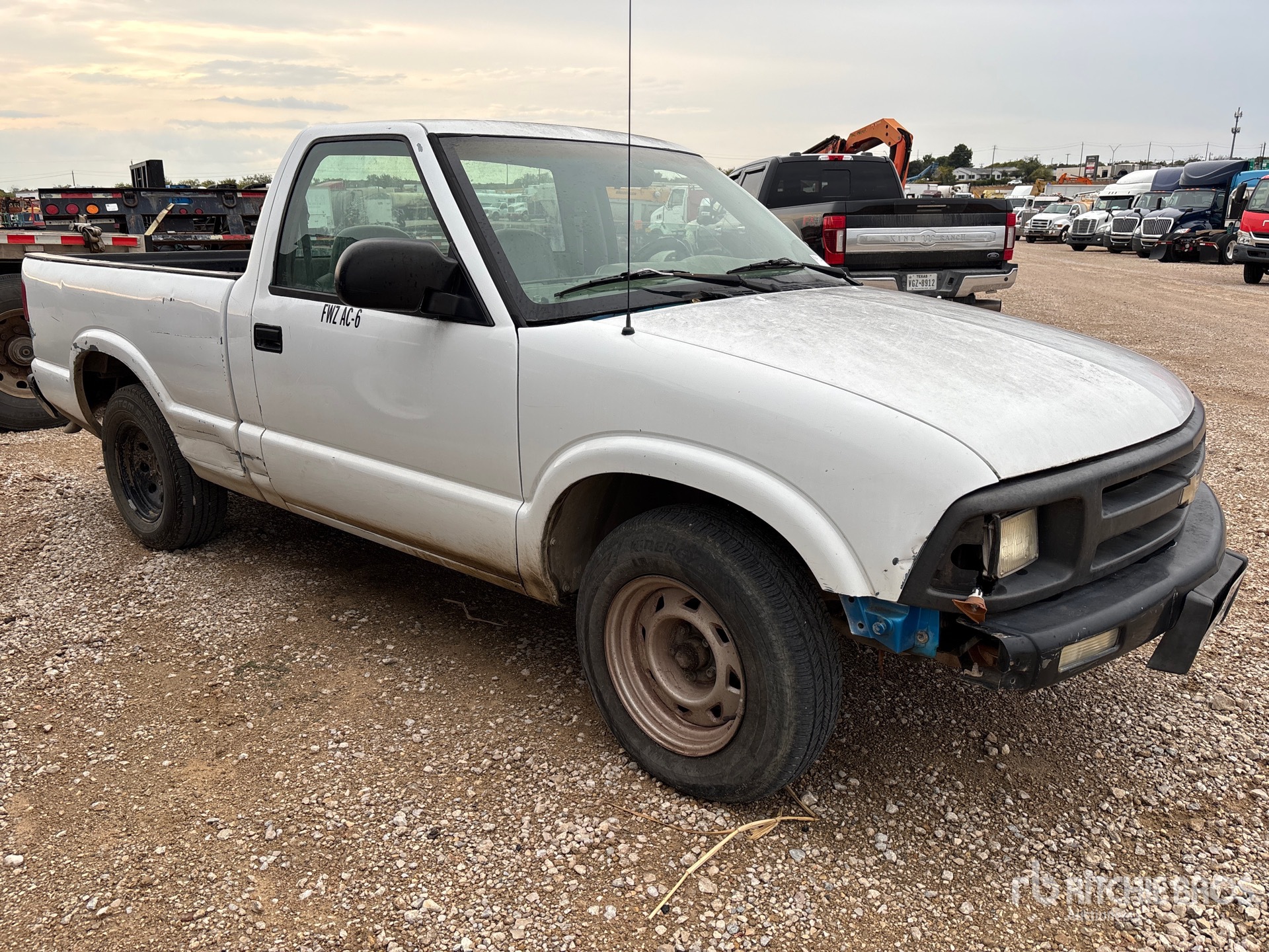 General Appearance with Picture, Right Front Corner