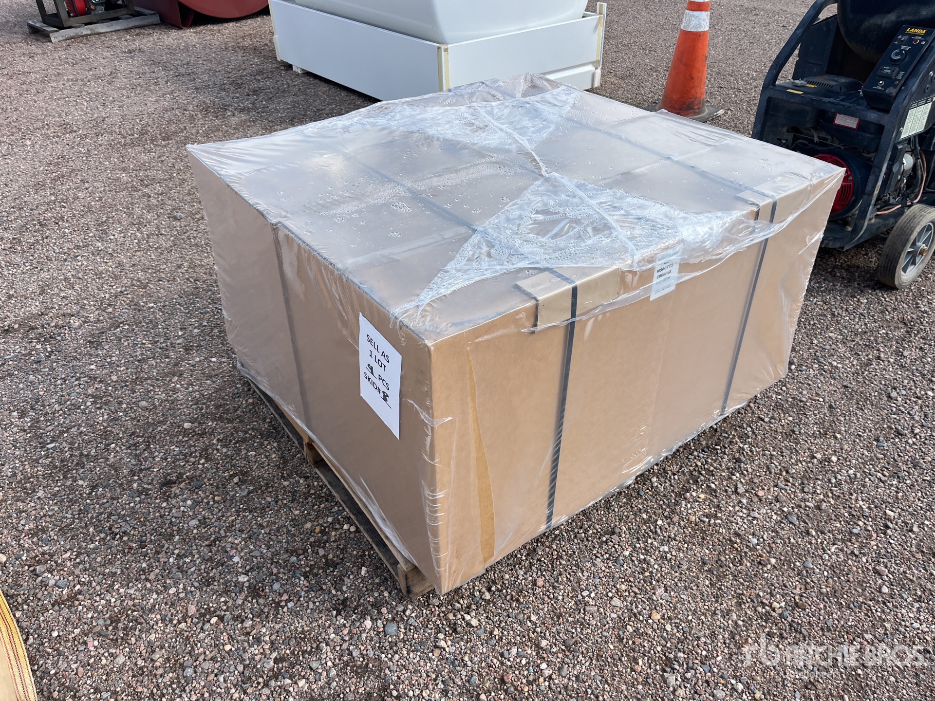 General Appearance with Picture, Right Rear Corner