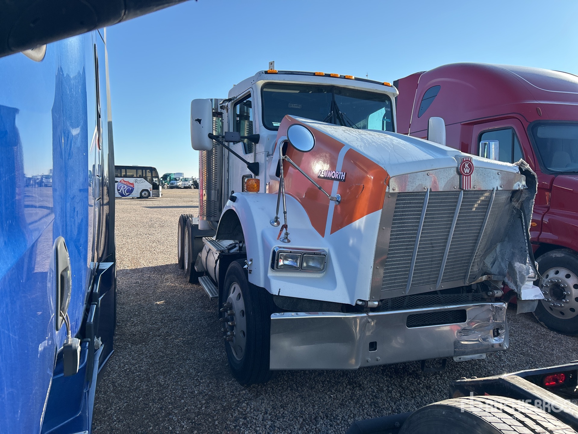 General Appearance with Picture, Right Front Corner