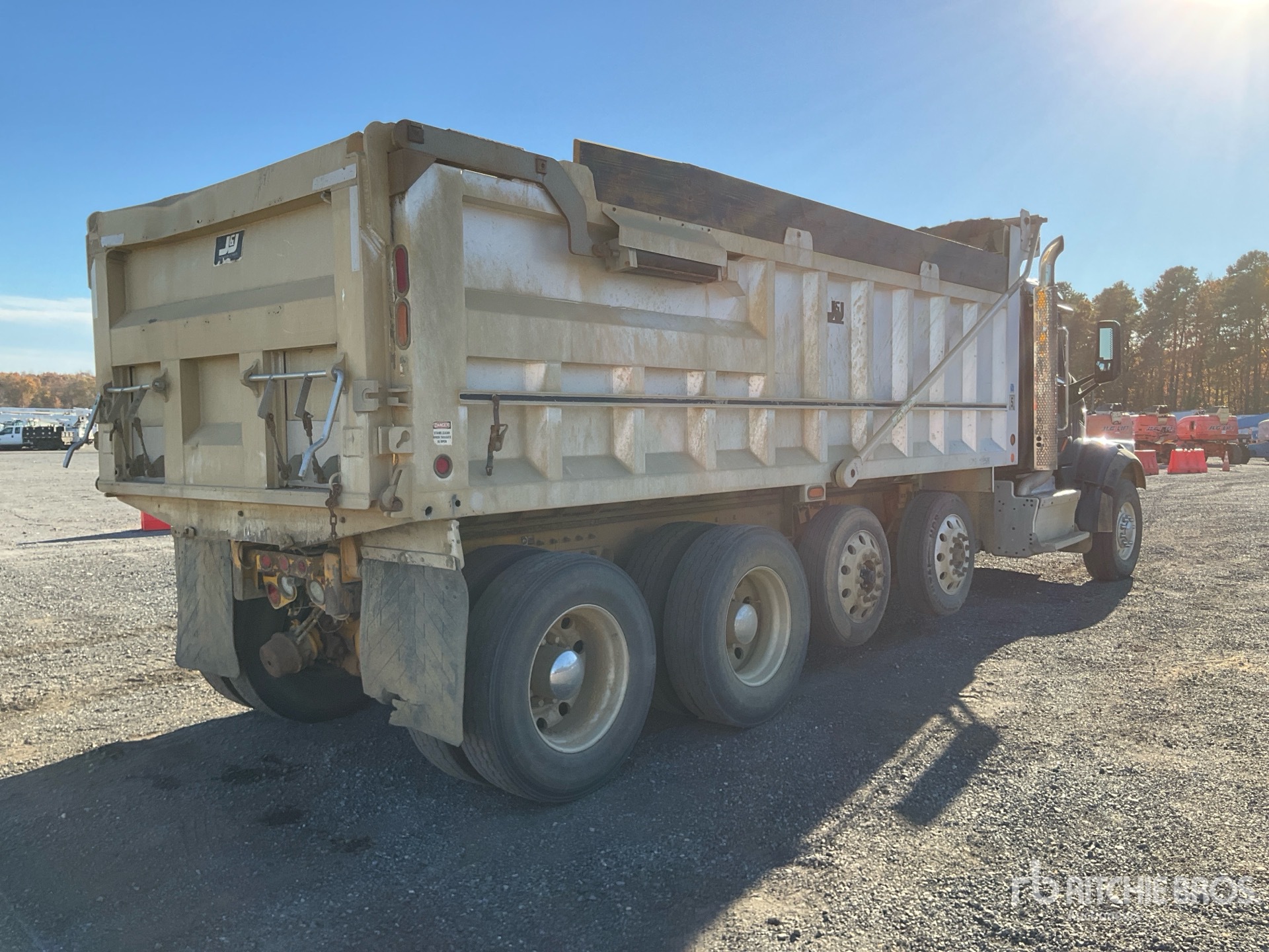 General Appearance with Bild, Ecke hinten rechts