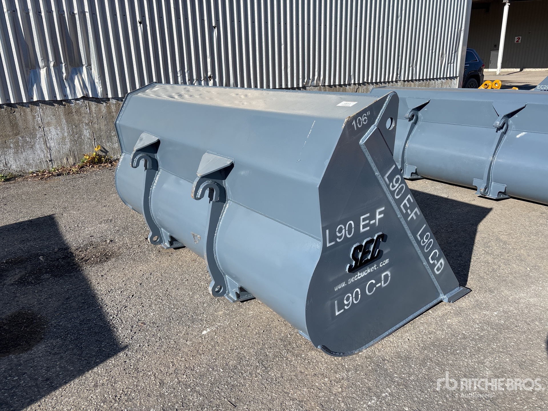 Aspect général with Image, coin arrière droit