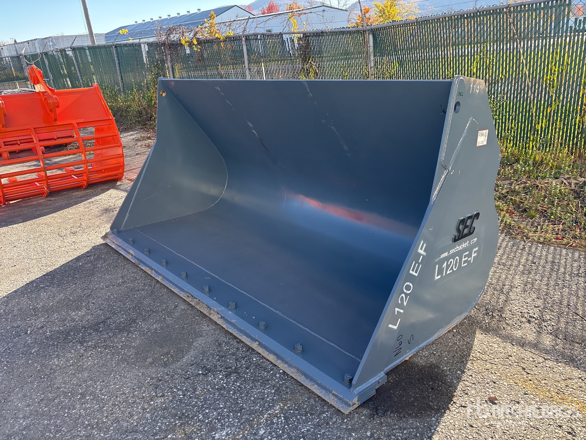 Aspect général with Image, coin avant gauche