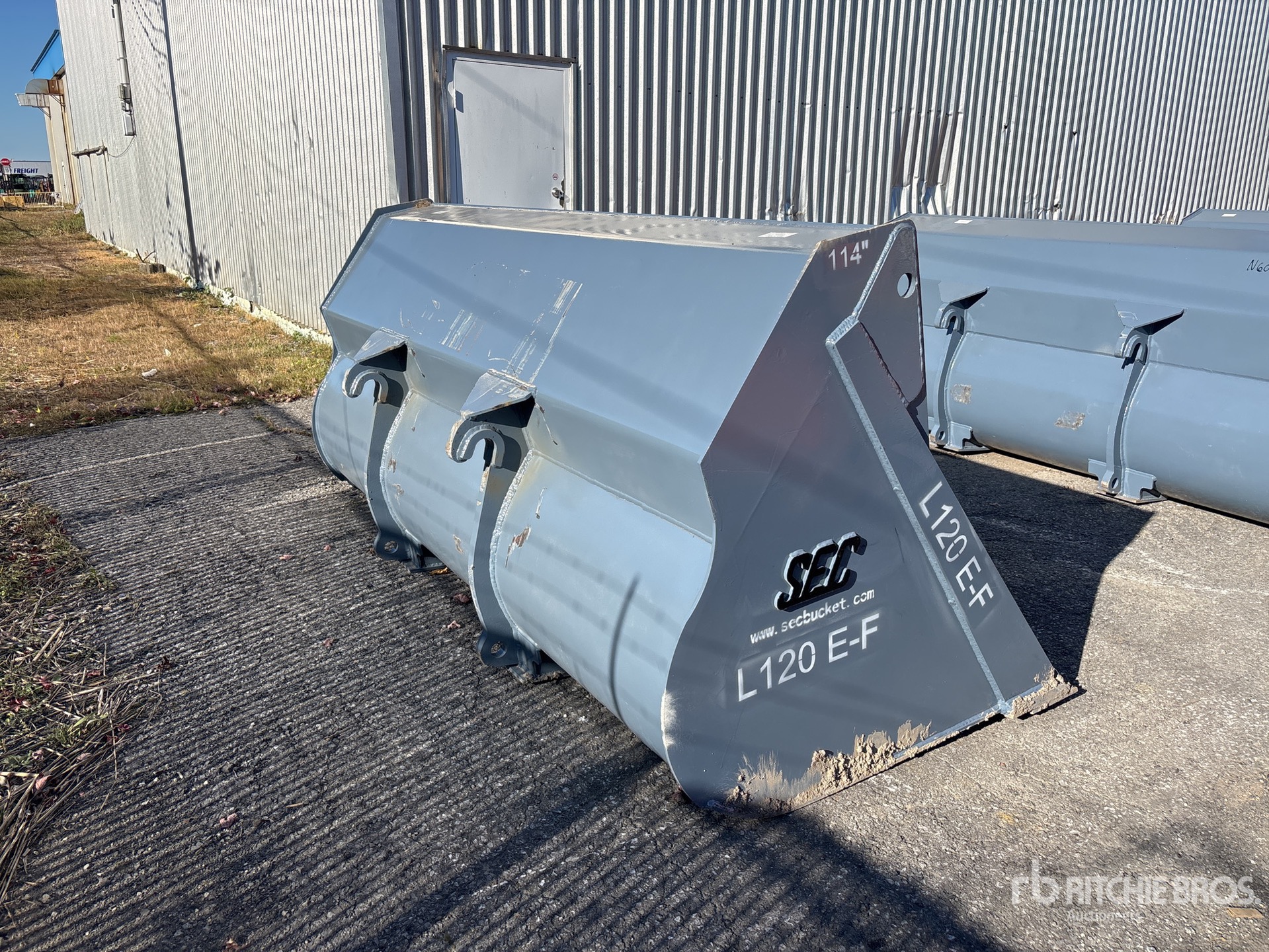 Aspect général with Image, coin arrière droit