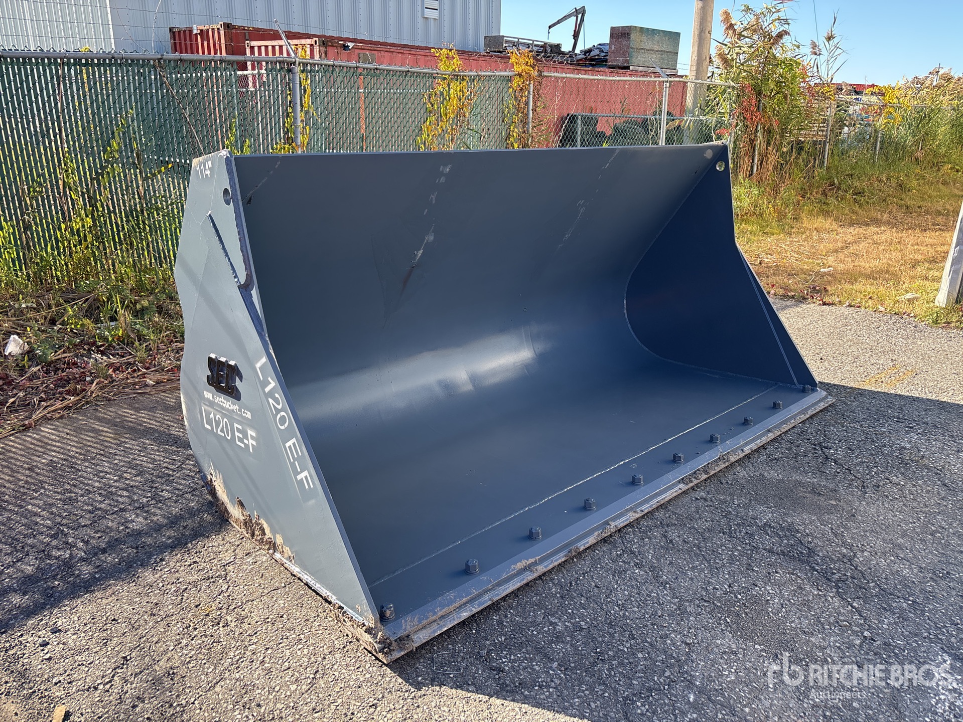 Aspect général with Image, coin avant droit