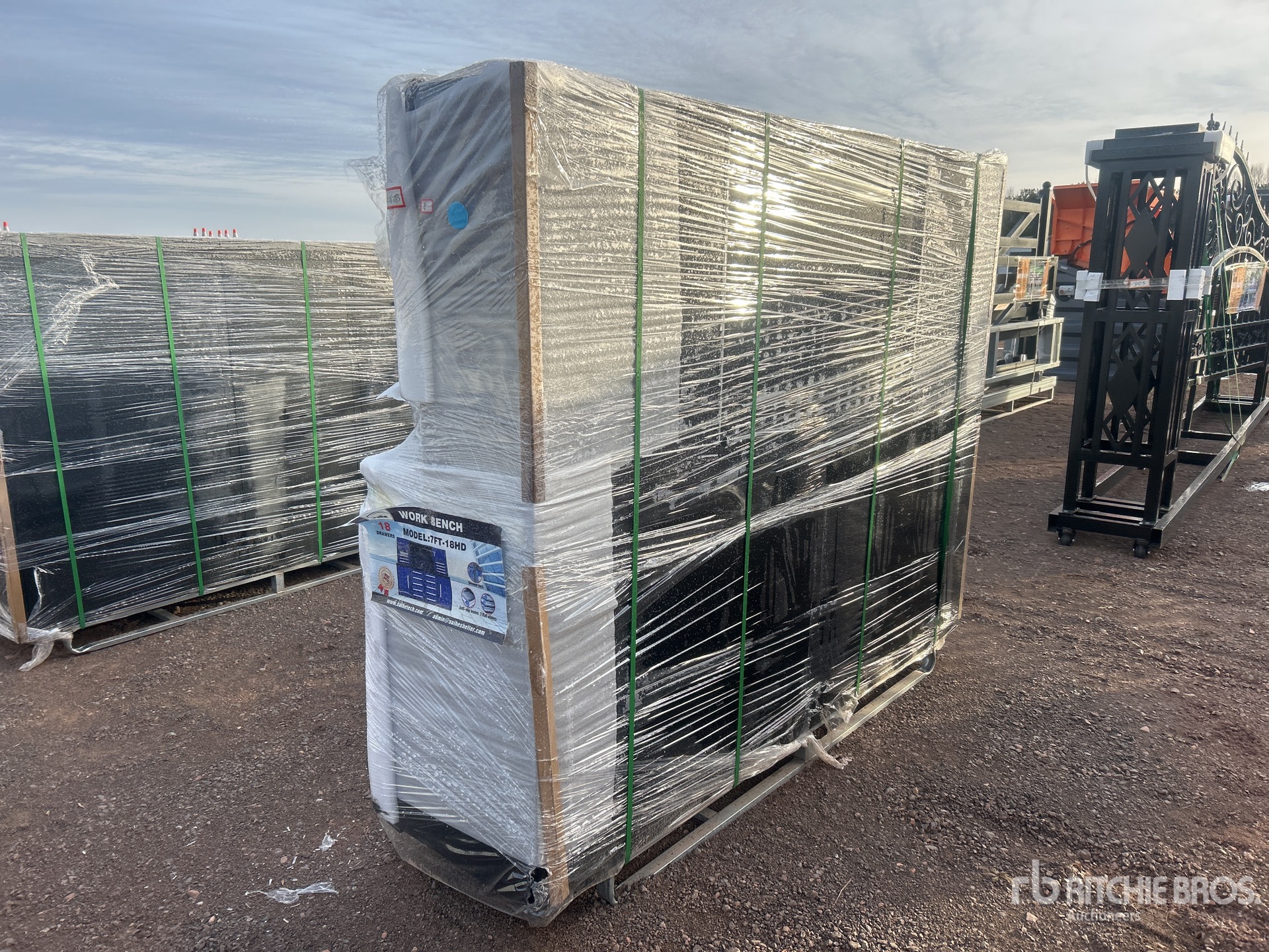 General Appearance with Bild, Ecke hinten links