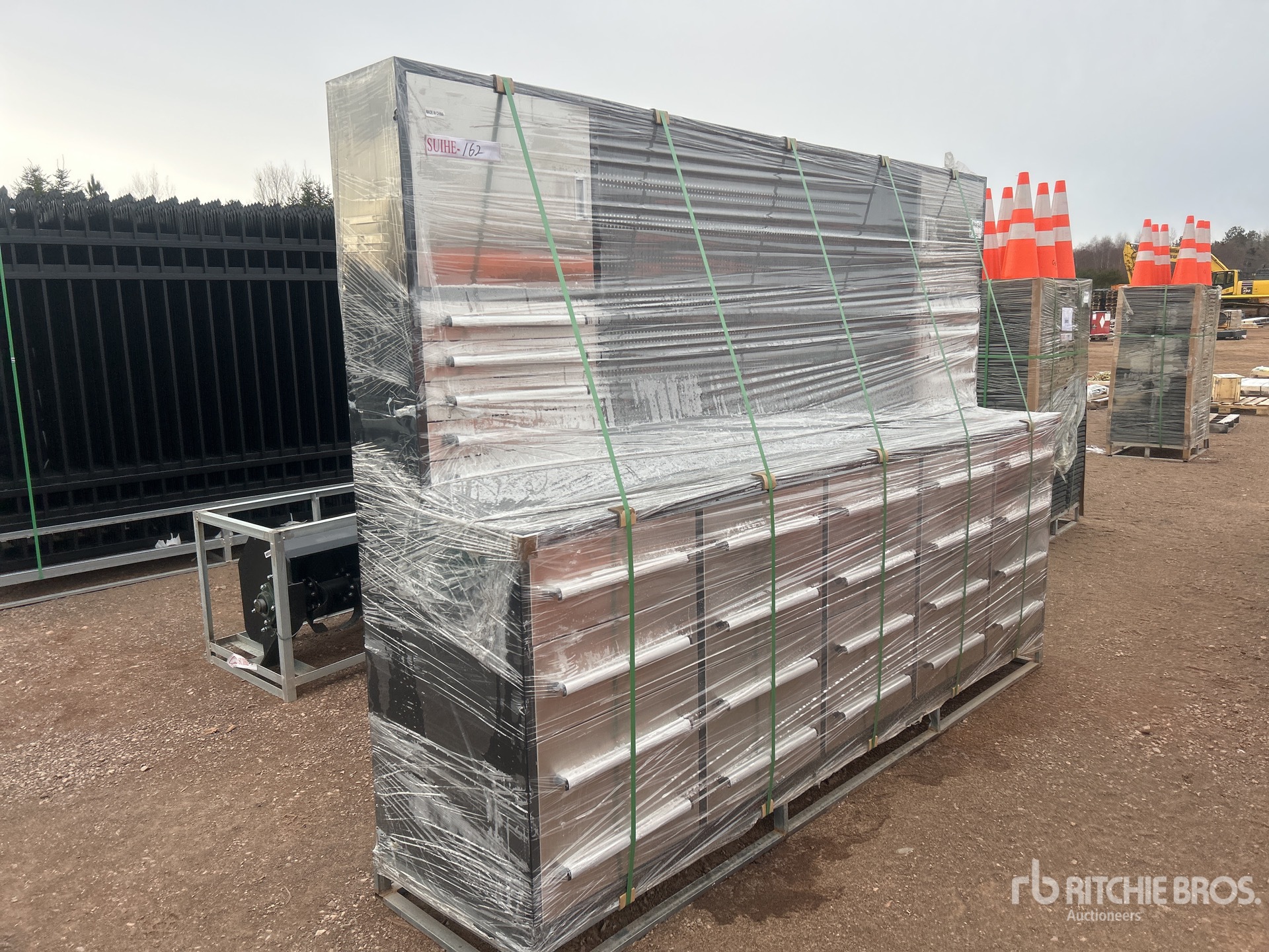 General Appearance with Bild, Ecke vorne rechts