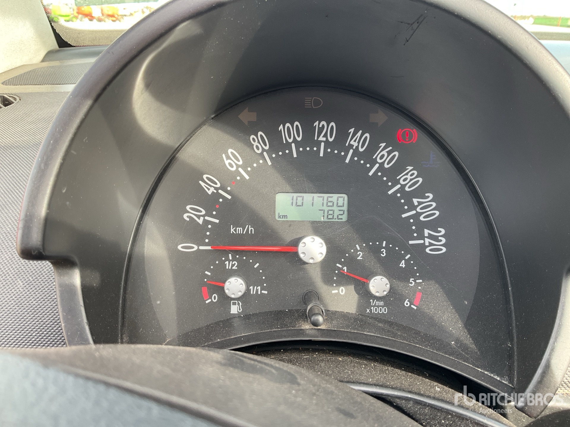 General Appearance with Hour Meter / Odometer