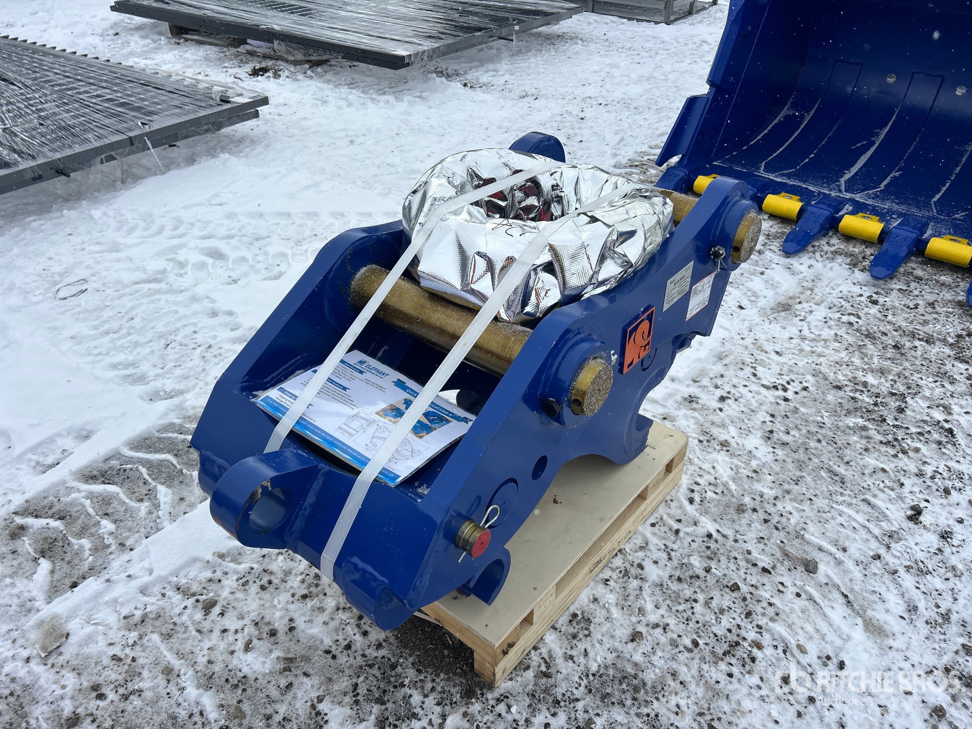 General Appearance with Bild, Ecke vorne links