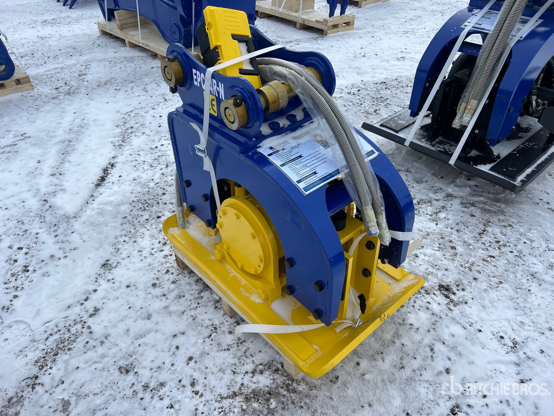 General Appearance with Bild, Ecke vorne rechts