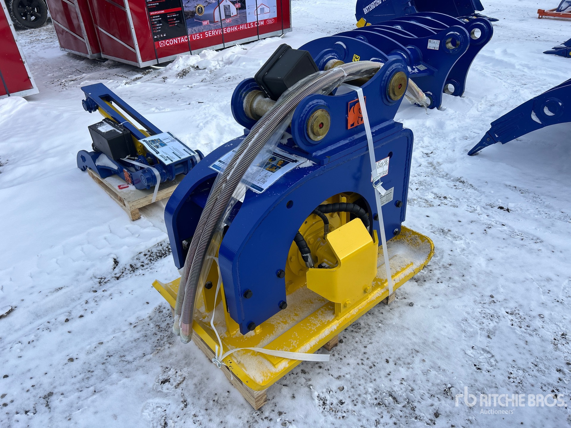 General Appearance with Bild, Ecke vorne links