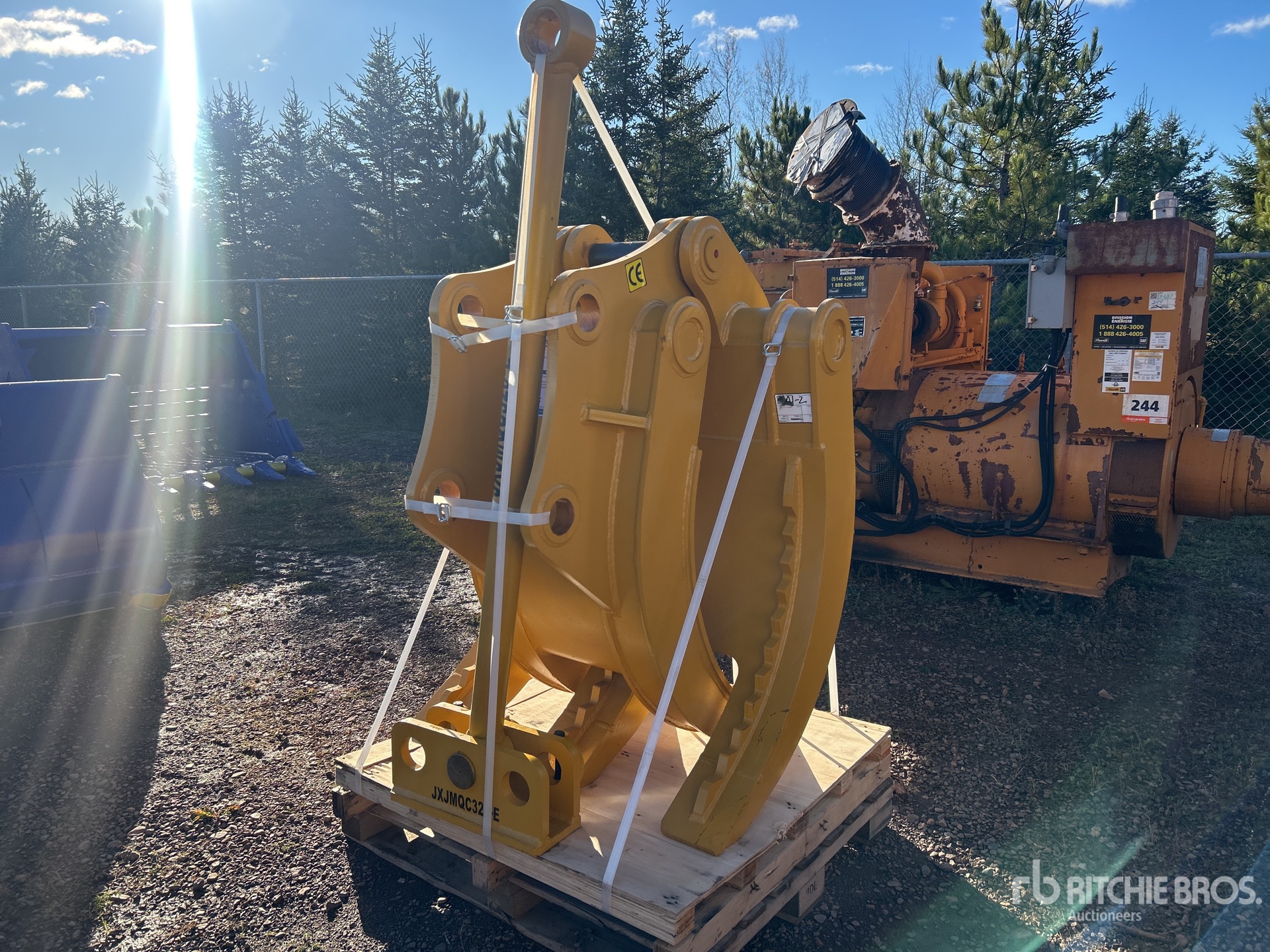 General Appearance with Picture, Left Front Corner