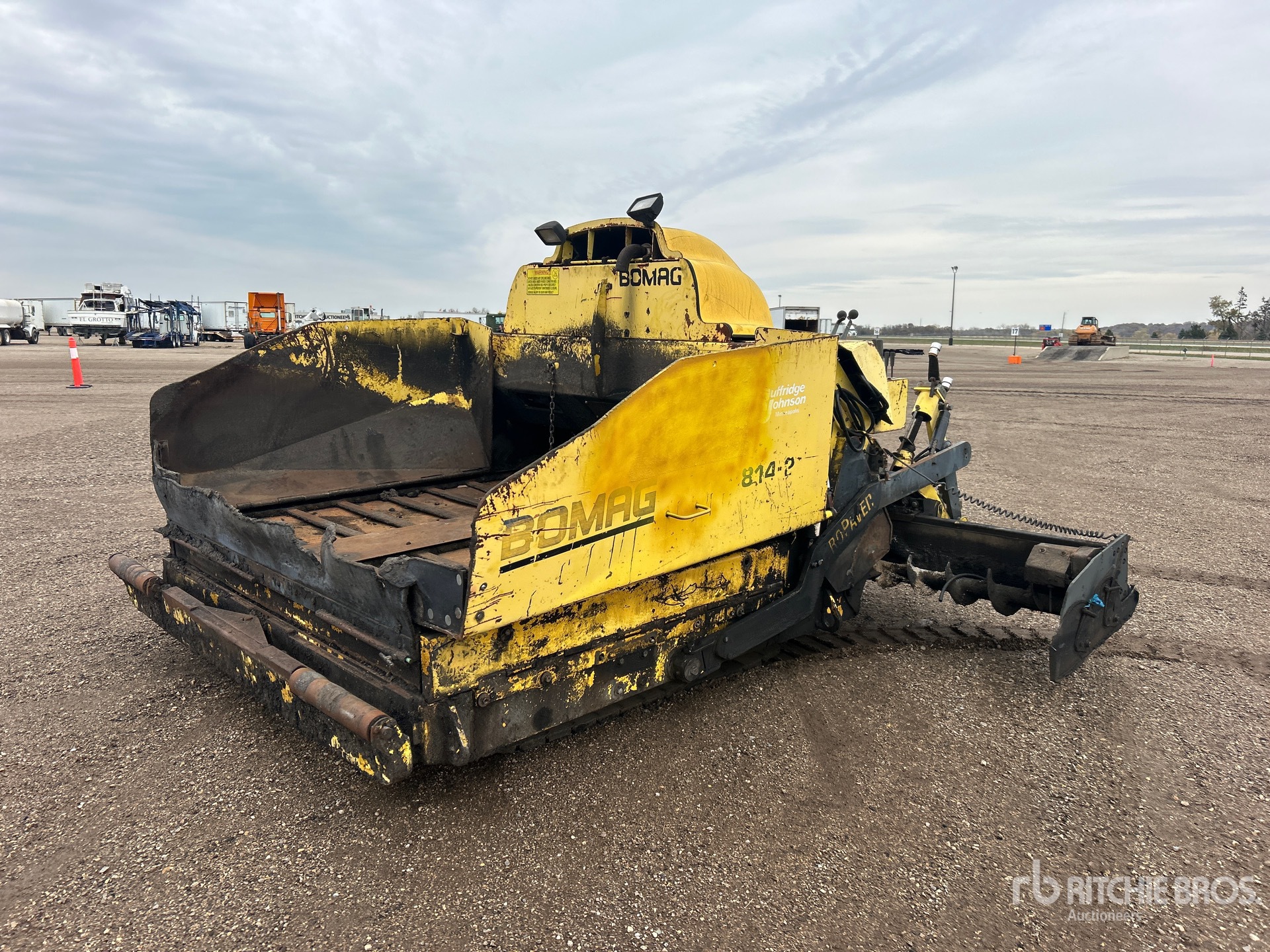 General Appearance with Bild, Ecke vorne links