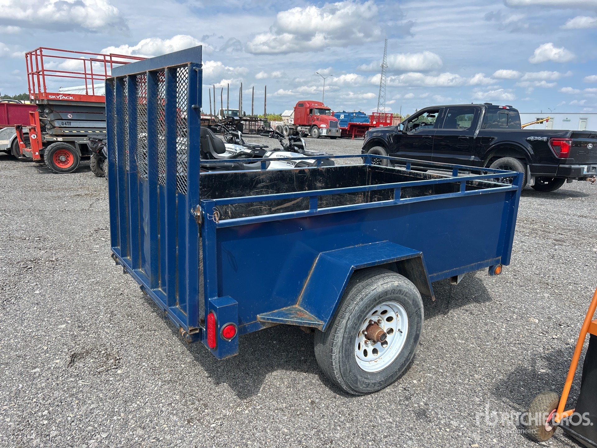 General Appearance with Picture, Right Rear Corner