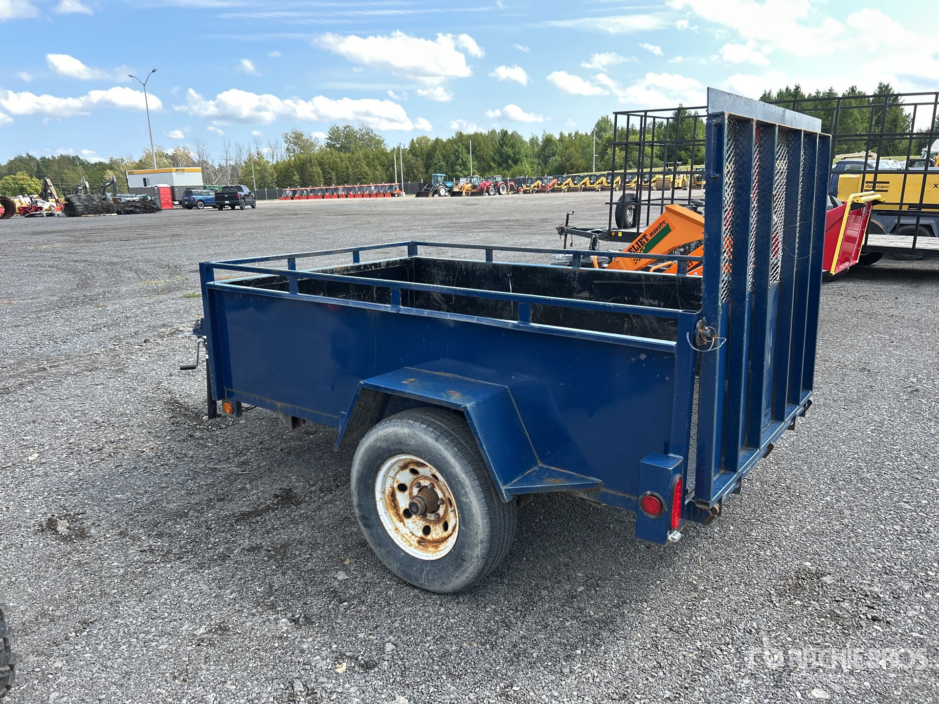 General Appearance with Picture, Left Rear Corner