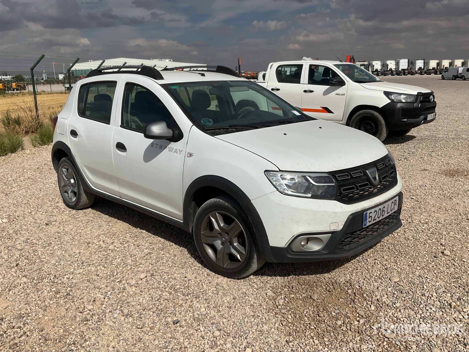 General Appearance with Picture, Right Front Corner
