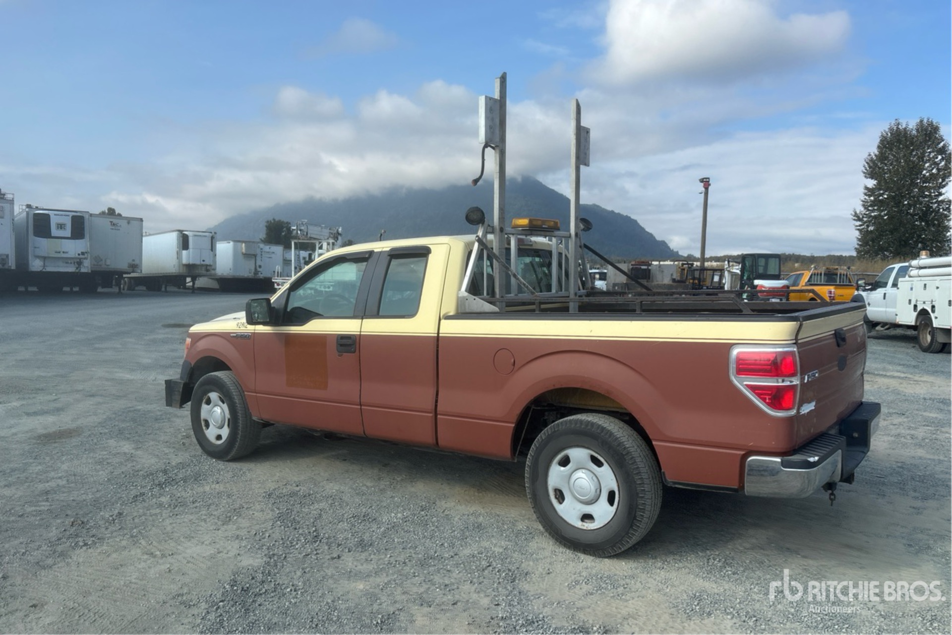 General Appearance with Picture, Left Rear Corner